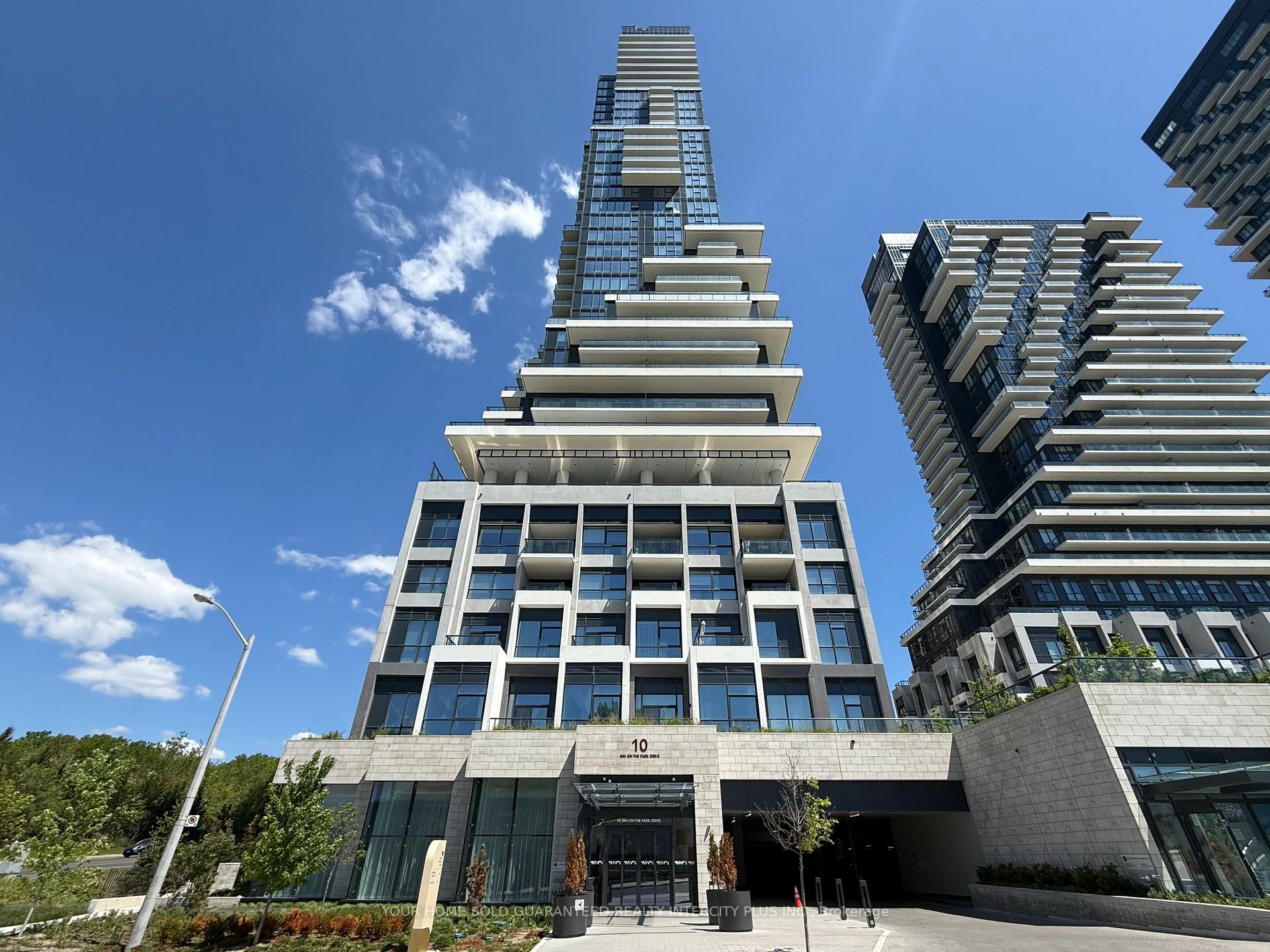 10 Inn on the Park Drive 1804, Toronto C13, ON M3C 0P9 — Toronto C13, Ontario