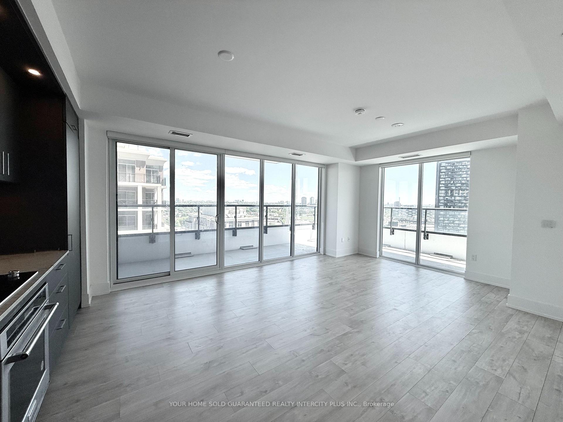 10 Inn on the Park Drive 1804, Toronto C13 — photo 3 of 5