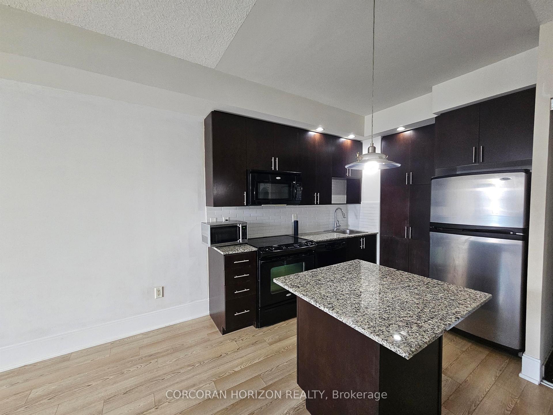 181 Wynford Drive 512, Toronto C13 — photo 3 of 5