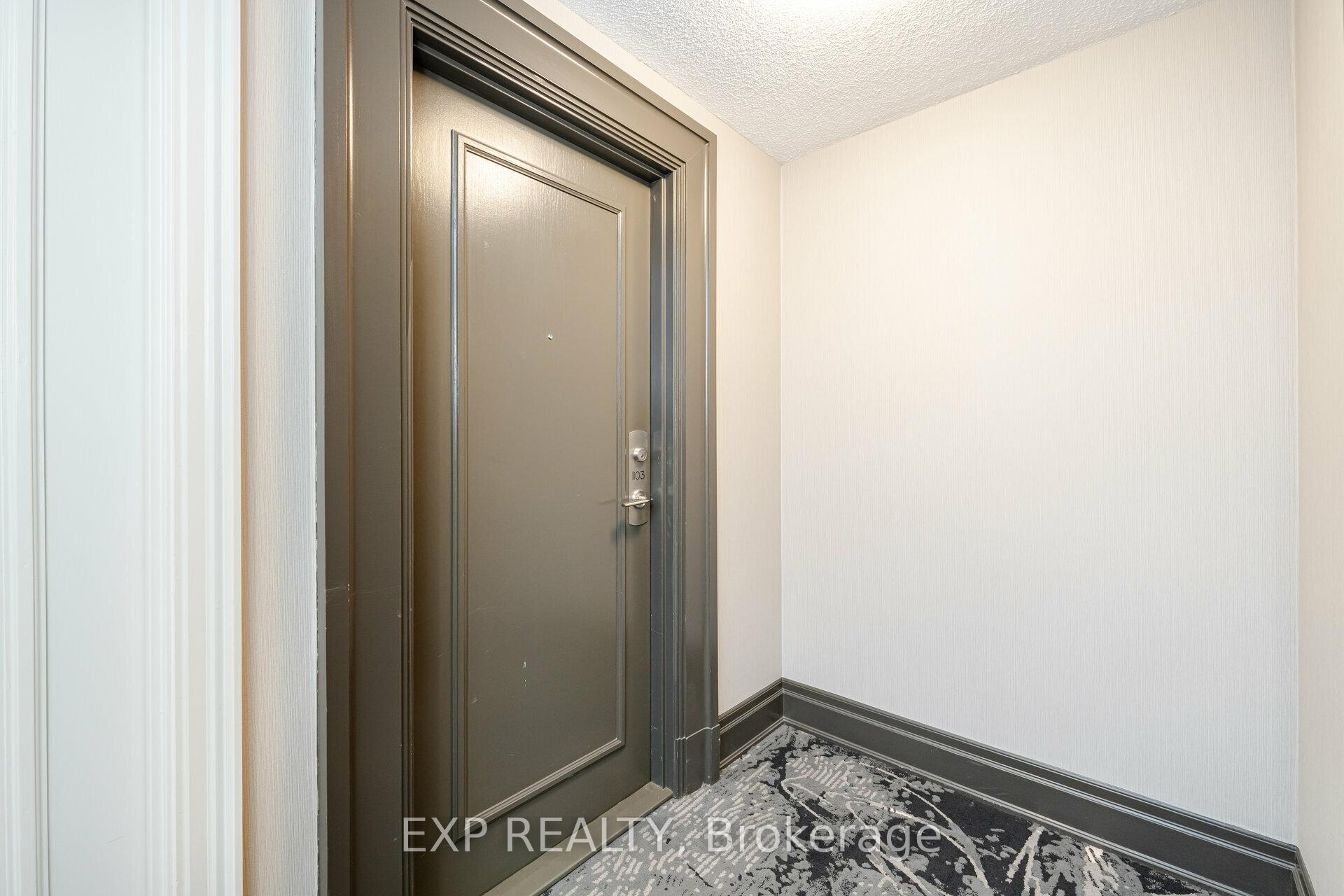 1103 Leslie Street 1103, Toronto C13 — photo 3 of 5