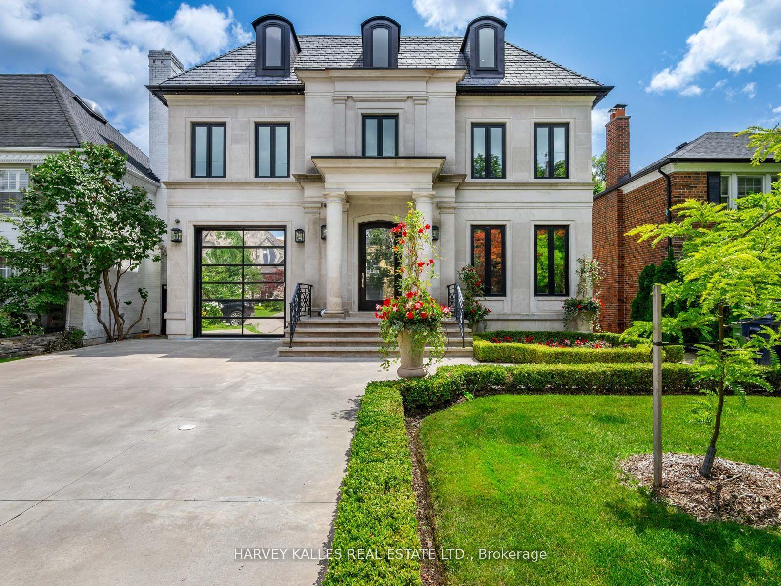 327 Cortleigh Boulevard, Toronto C04 — photo 2 of 5