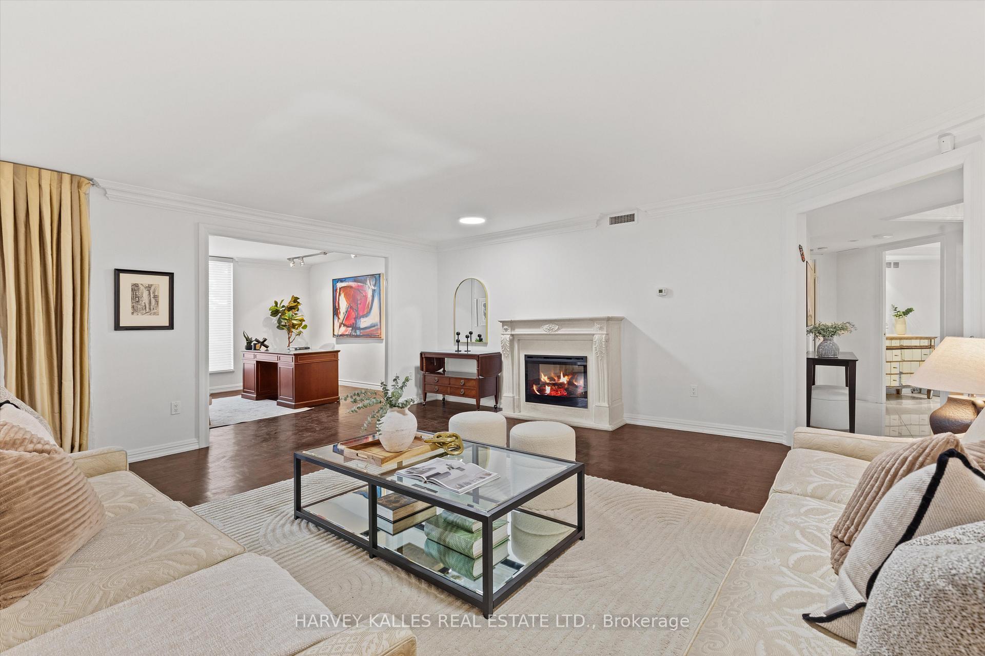 3900 Yonge Street 201, Toronto C04 — photo 3 of 5