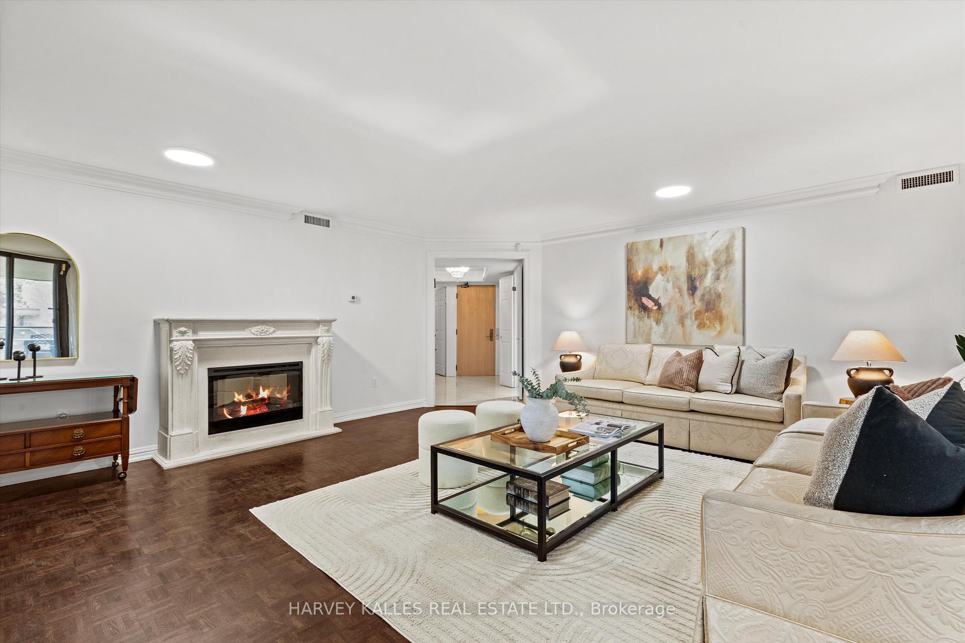 3900 Yonge Street 201, Toronto C04 — photo 4 of 5