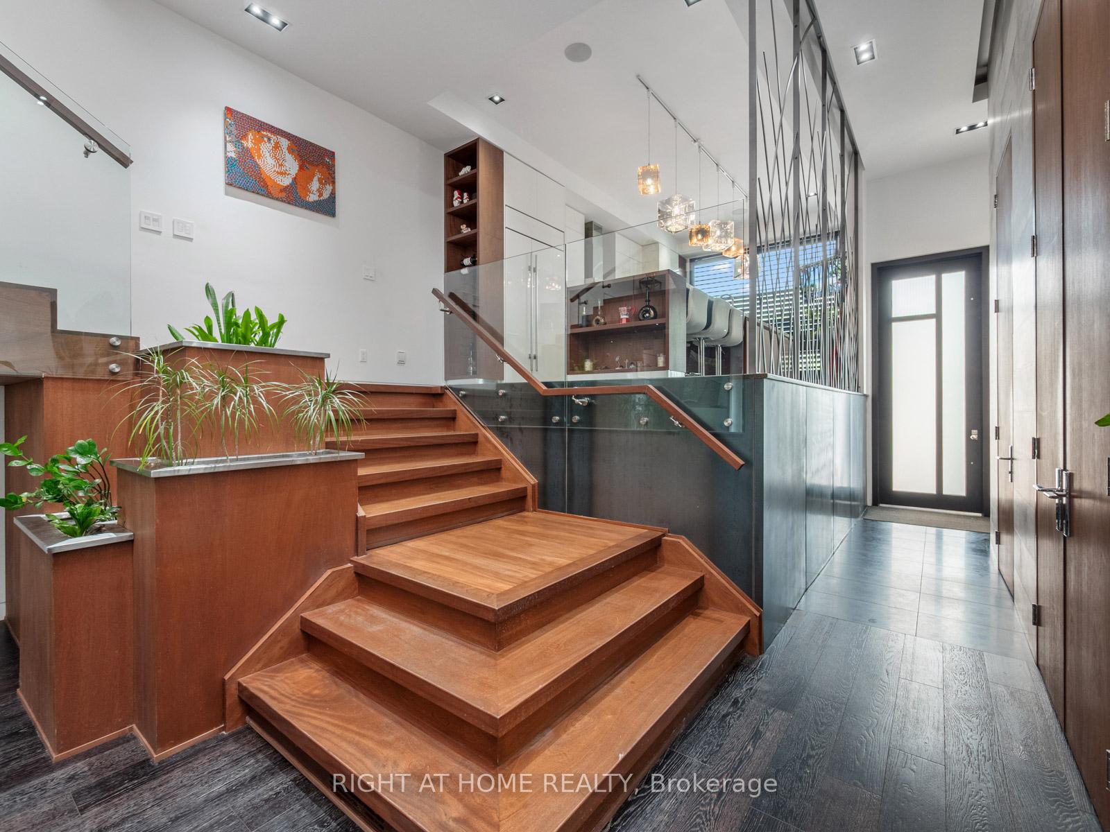 336 Melrose Avenue, Toronto C04 — photo 3 of 5