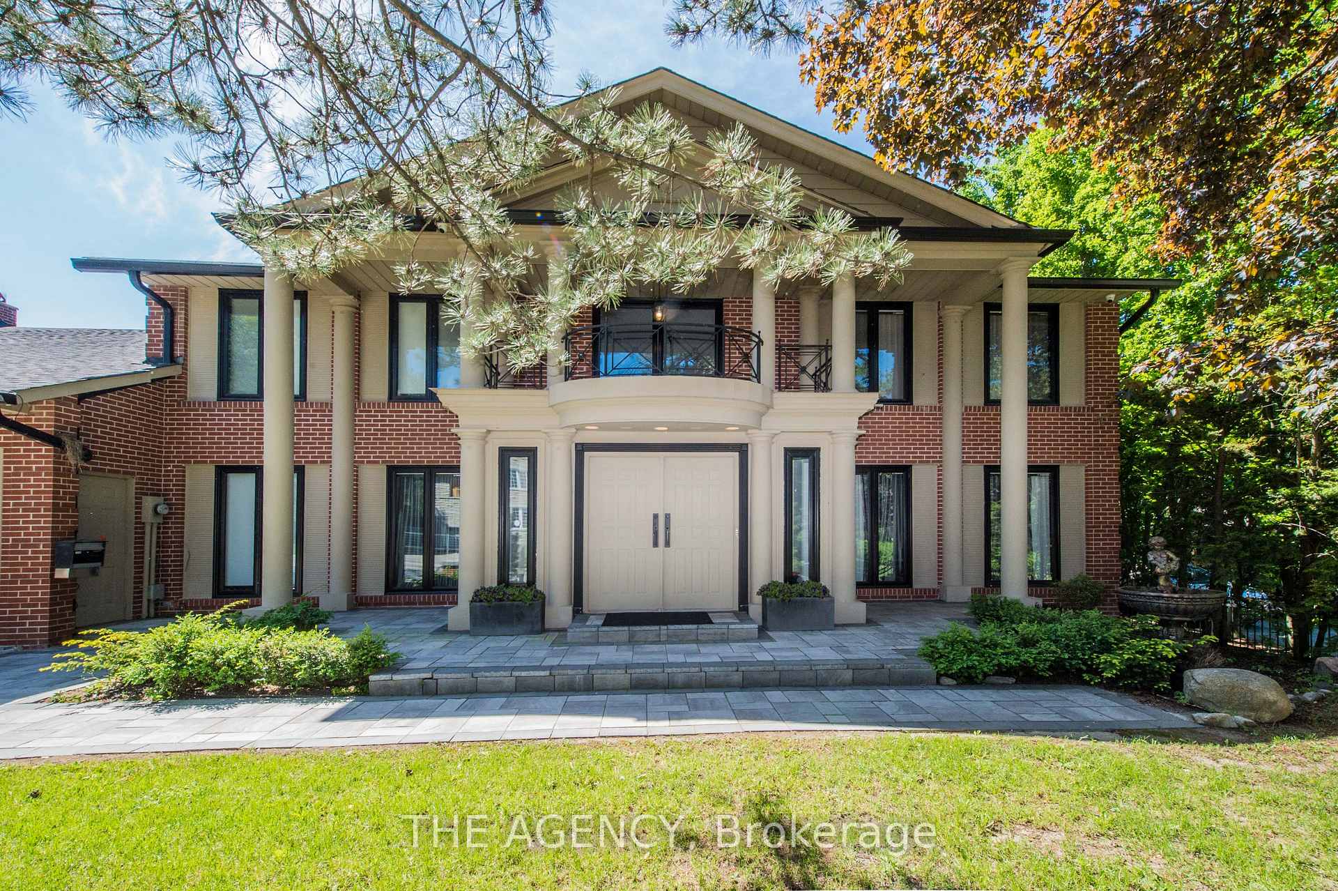 7 Shady Oaks Crescent, Toronto C12, ON M3C 2L4 — Toronto C12, Ontario