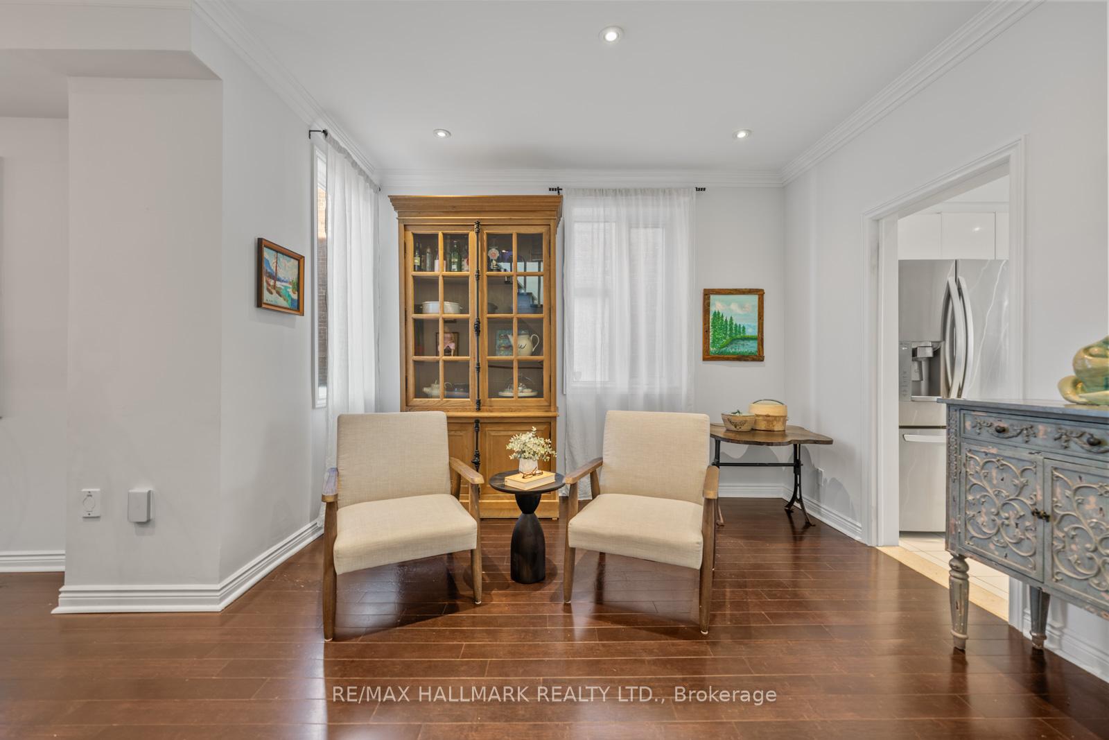 146 Roslin Avenue, Toronto C04 — photo 5 of 5