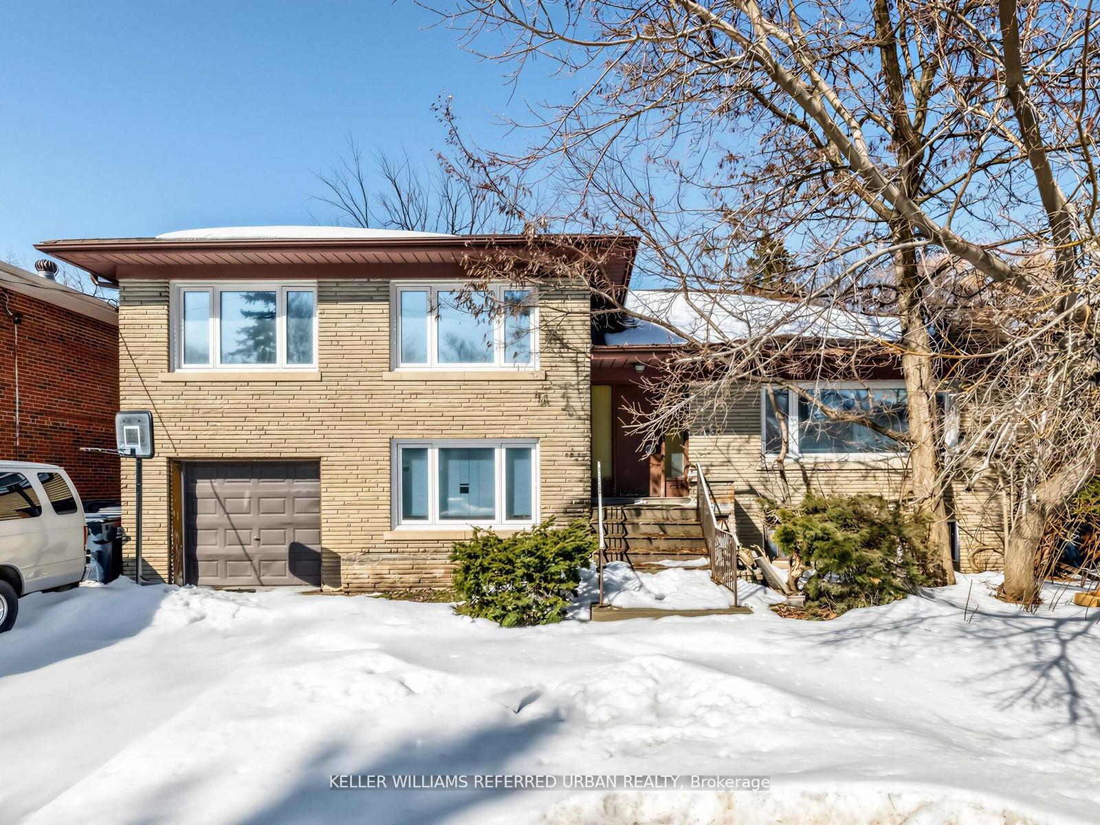14 Frontenac Avenue, Toronto C04 — photo 2 of 5
