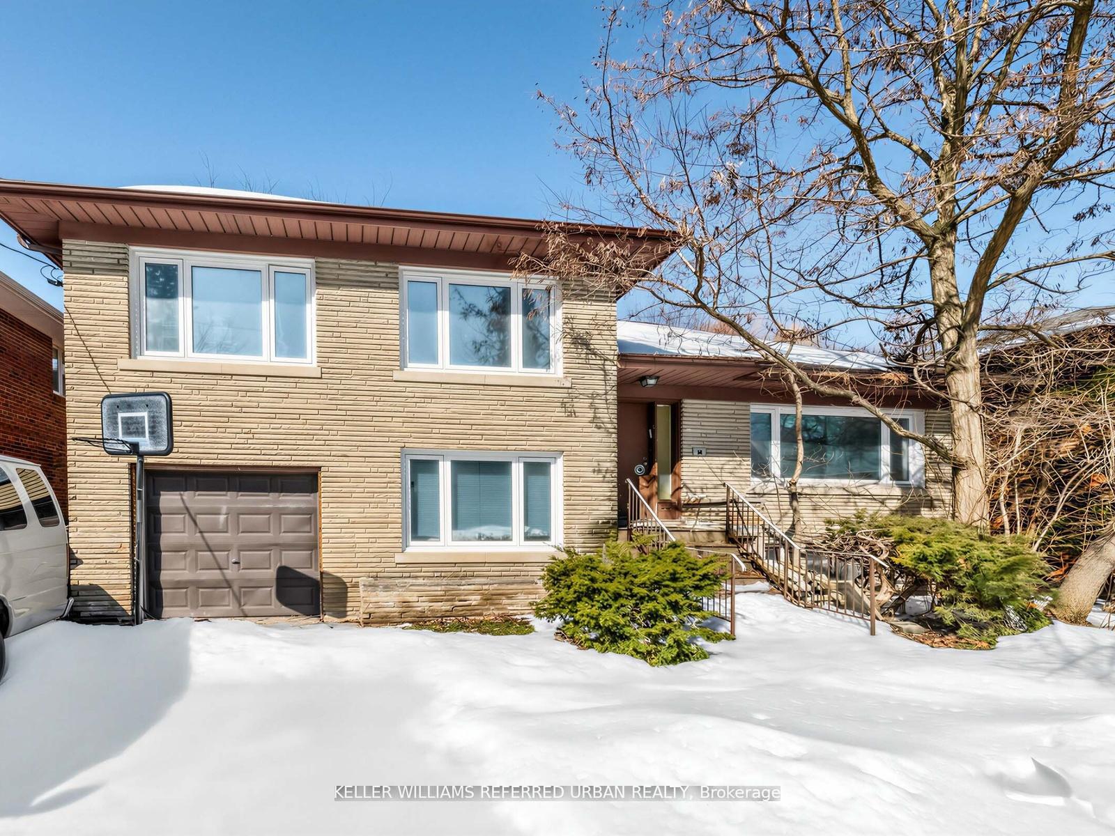 14 Frontenac Avenue, Toronto C04 — photo 4 of 5