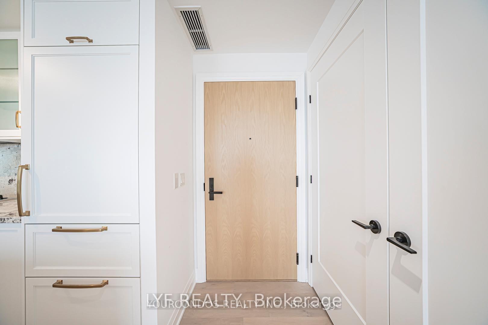505 Glencairn Avenue 609, Toronto C04 — photo 2 of 5