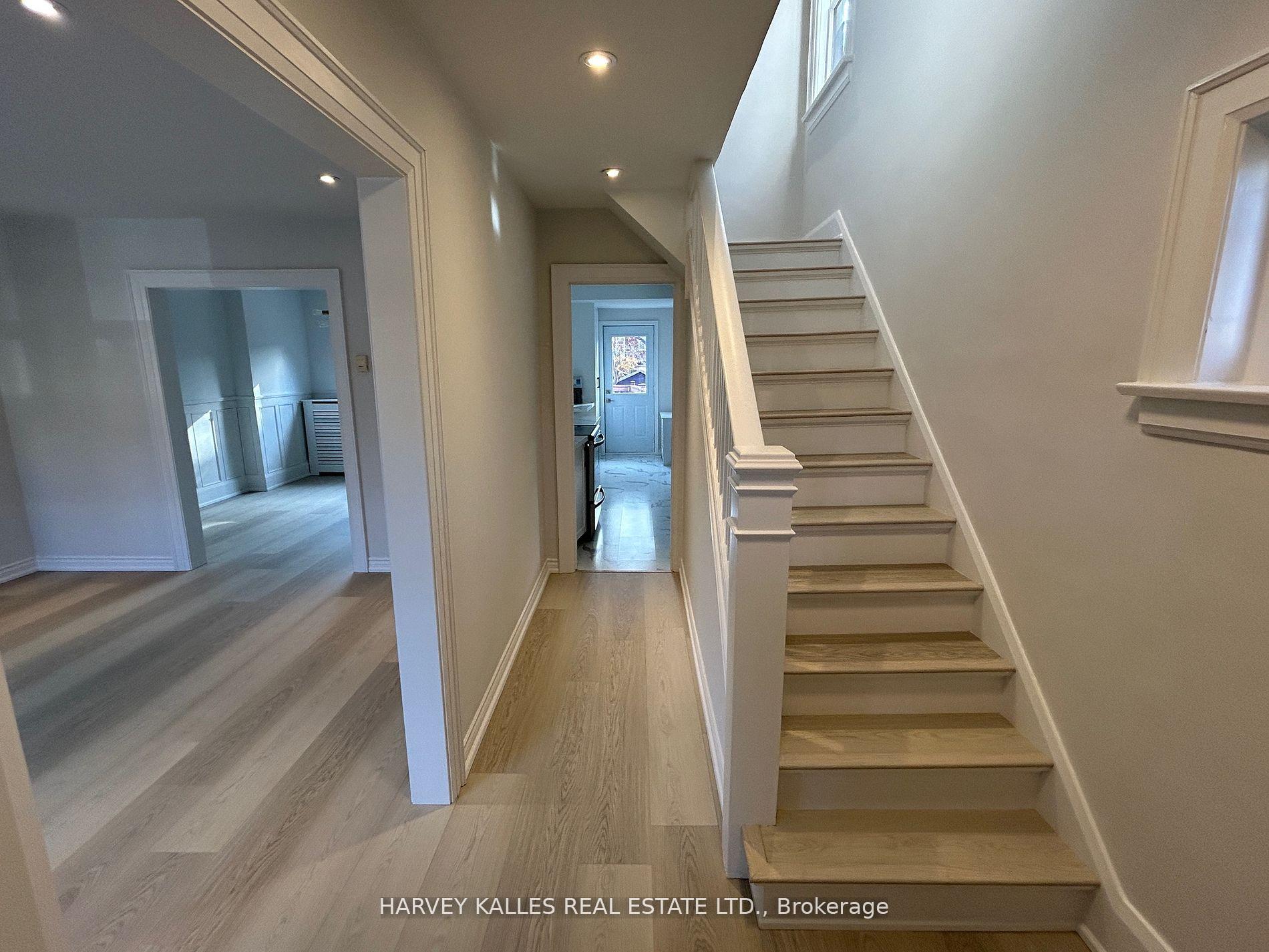207 Old Orchard Grove, Toronto C04 — photo 2 of 5