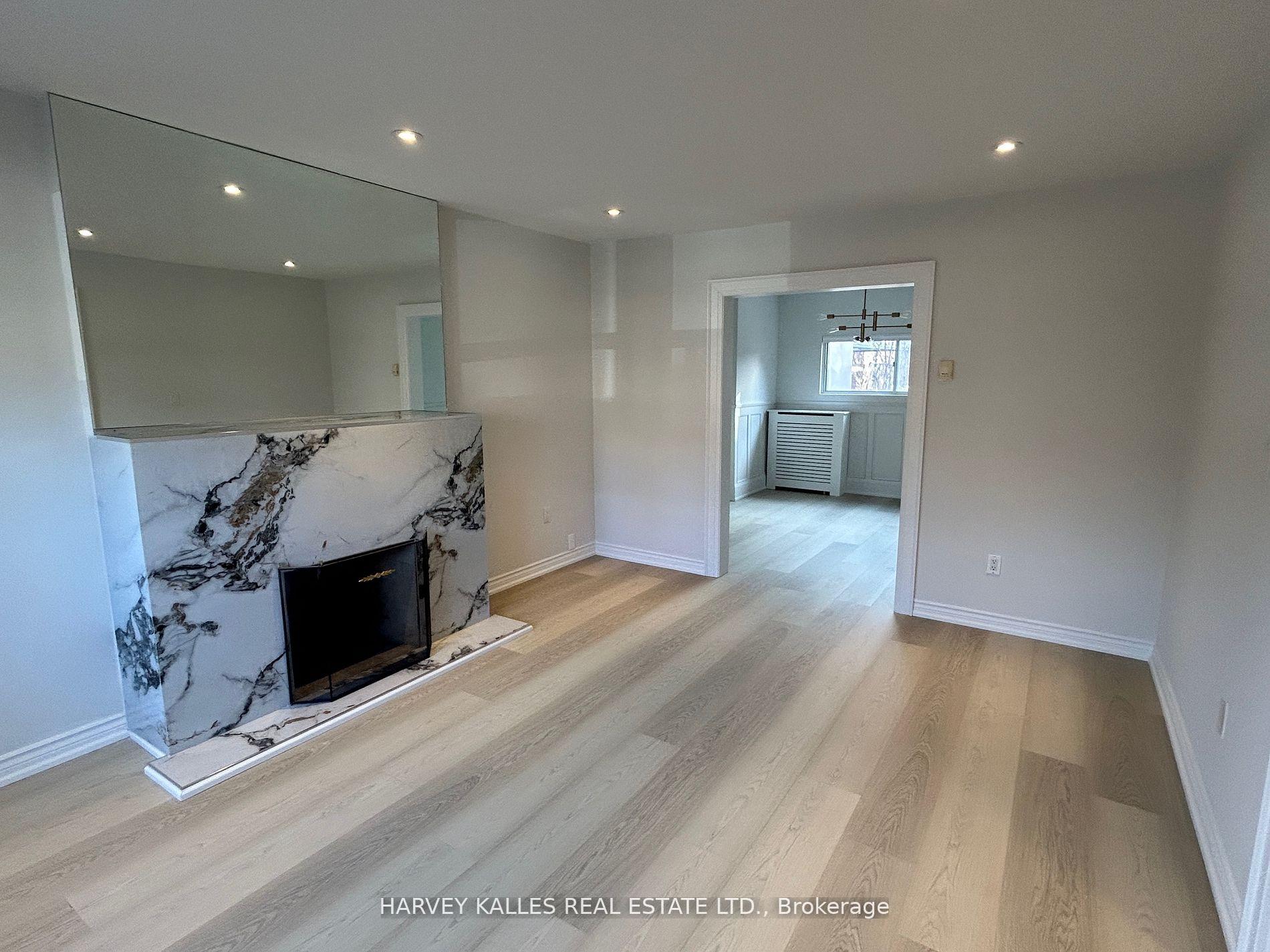 207 Old Orchard Grove, Toronto C04 — photo 3 of 5