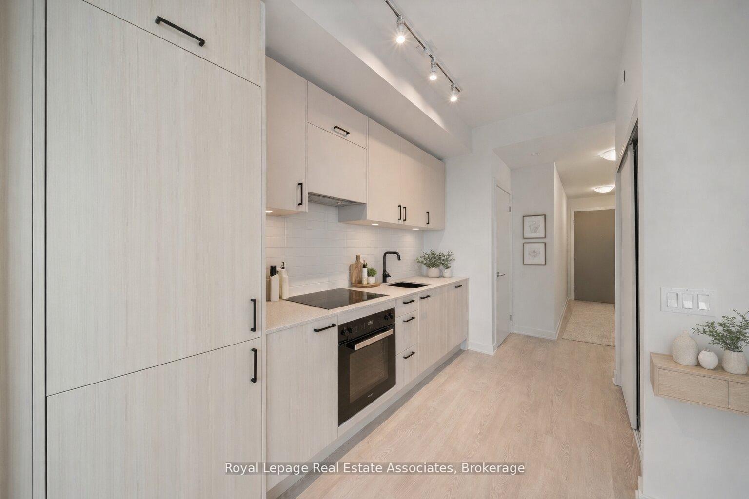 1 Quarrington Lane 1004, Toronto C13 — photo 2 of 5