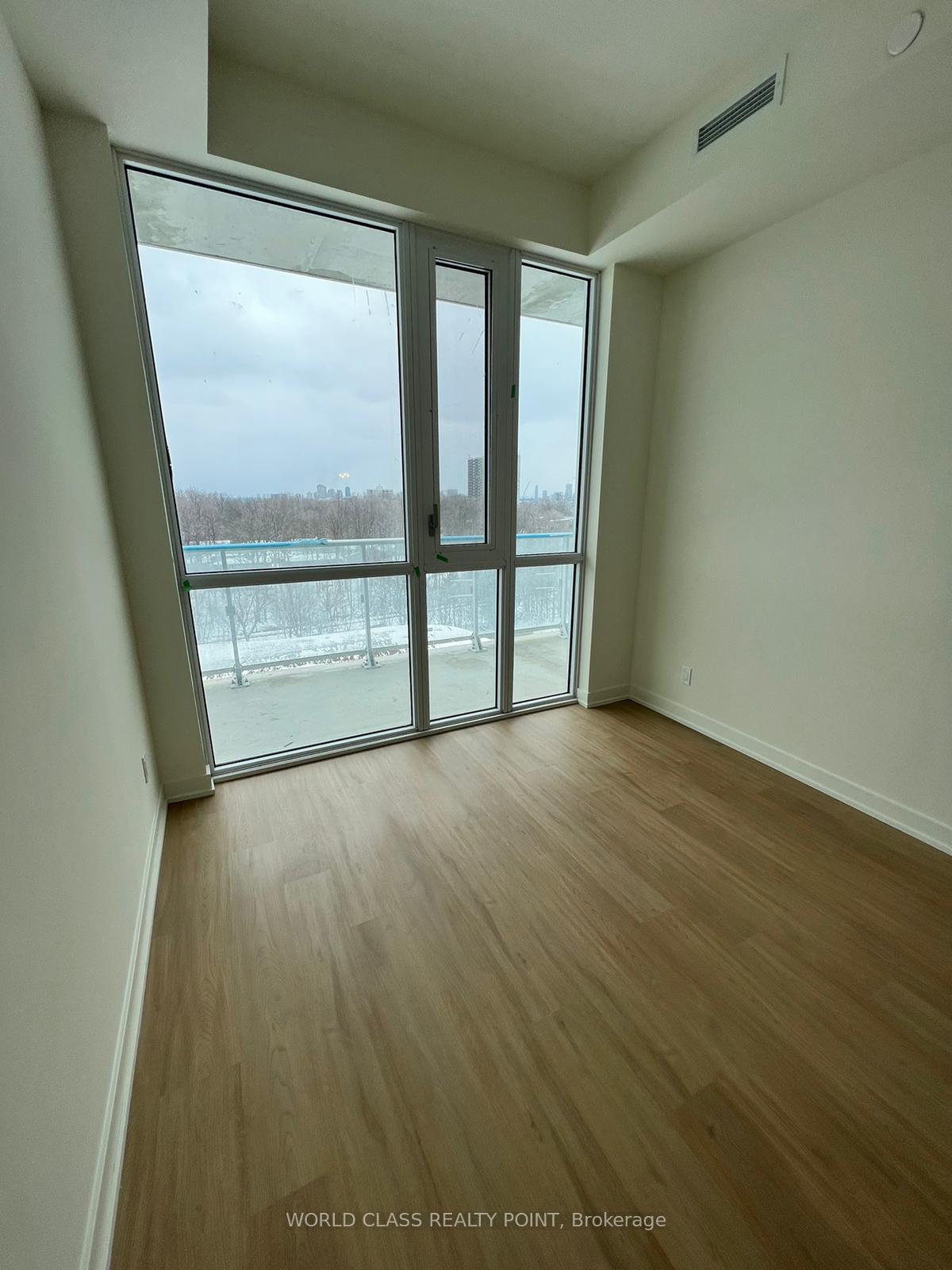 10 Deerlick Court 801, Toronto C13 — photo 2 of 5