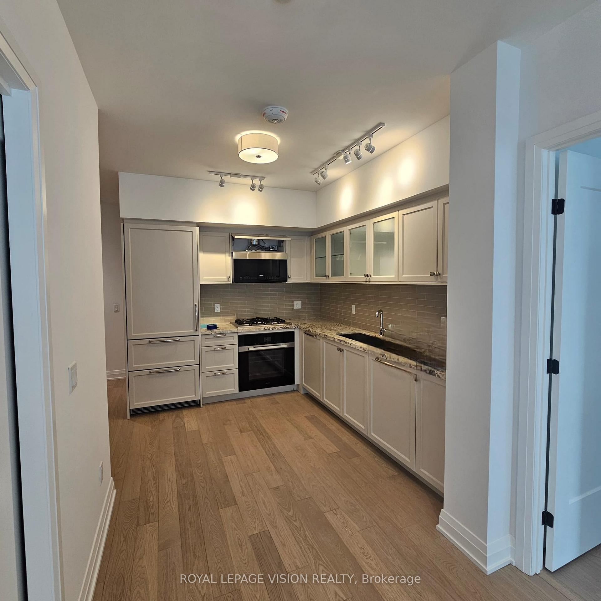 505 Glencairn Avenue 202, Toronto C04 — photo 3 of 5