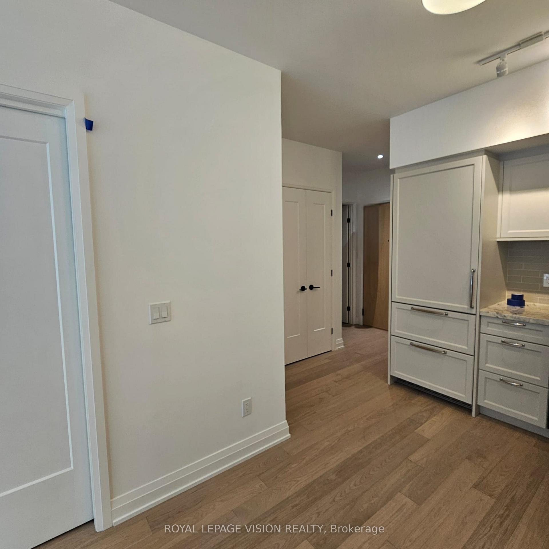 505 Glencairn Avenue 202, Toronto C04 — photo 4 of 5