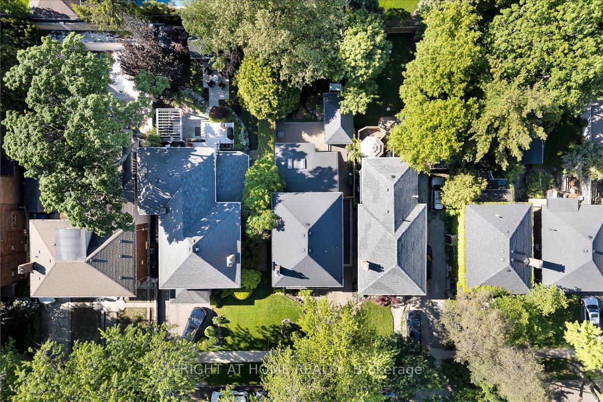 428 Briar Hill Avenue, Toronto C04 — photo 4 of 5