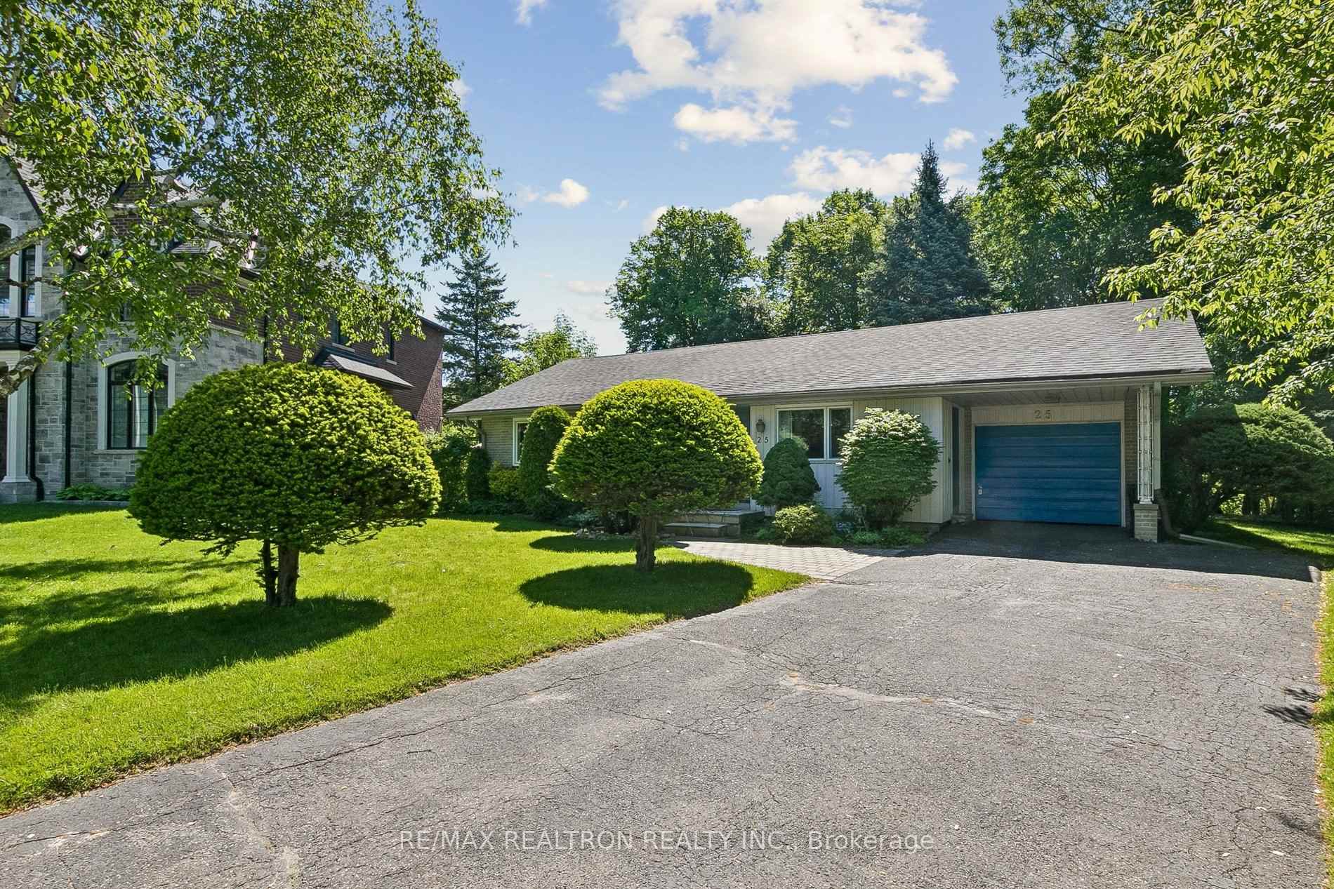 25 Groveland Crescent, Toronto C13, ON M3A 3C4 — Toronto C13, Ontario