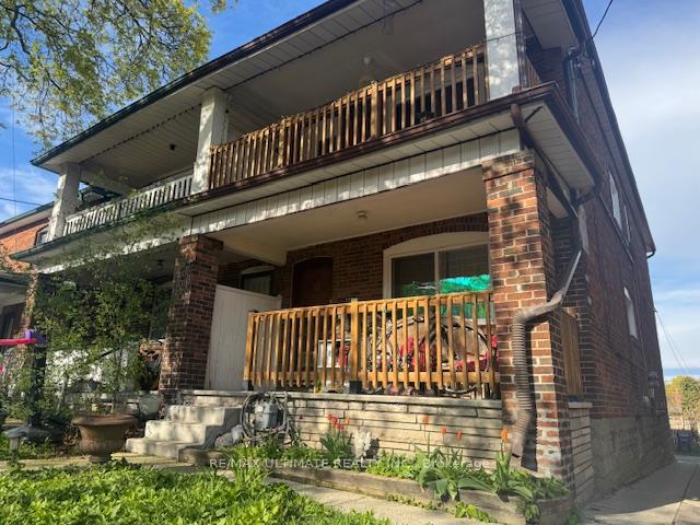 127 Robina Avenue, Toronto C03, ON M6C 3Y8