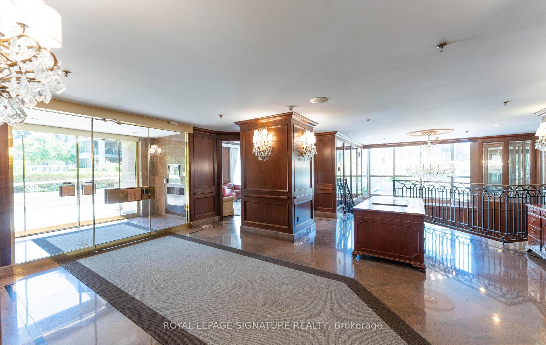 225 The Donway N/A W 605, Toronto C13 — photo 4 of 5