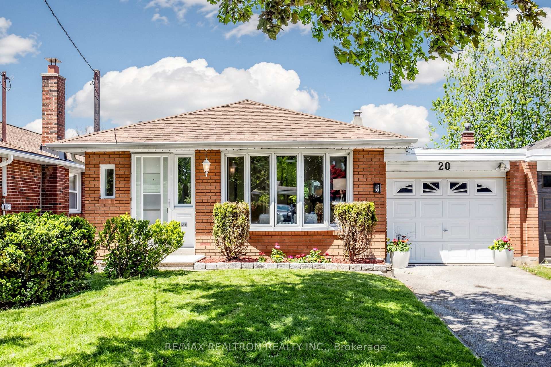 20 Doonaree Drive, Toronto C13, ON M3A 1M4 — Toronto C13, Ontario