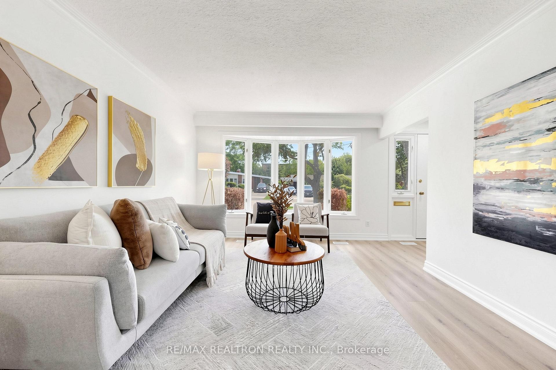 20 Doonaree Drive, Toronto C13 — photo 5 of 5