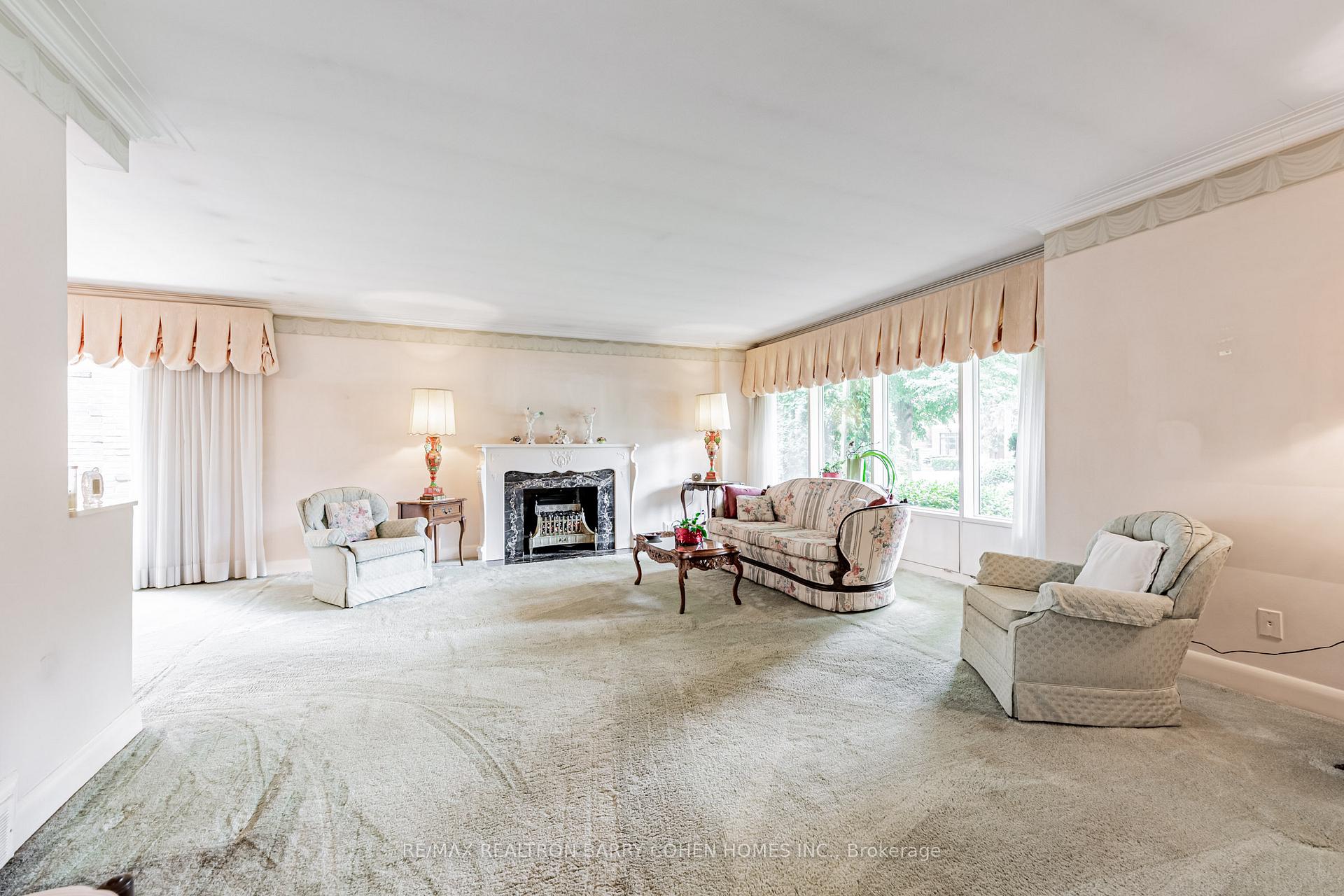 200 Cortleigh Boulevard, Toronto C04 — photo 4 of 5