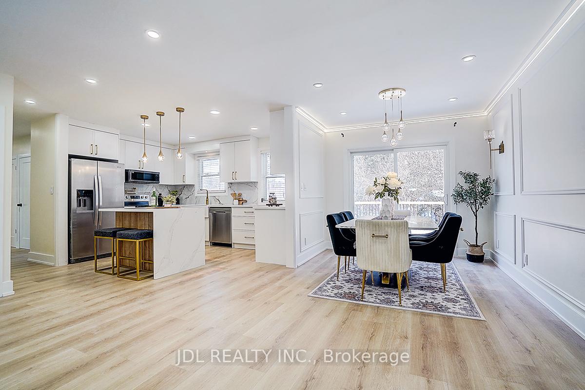 15 Crossburn Drive, Toronto C13, ON M3B 2Z3 — Toronto C13, Ontario