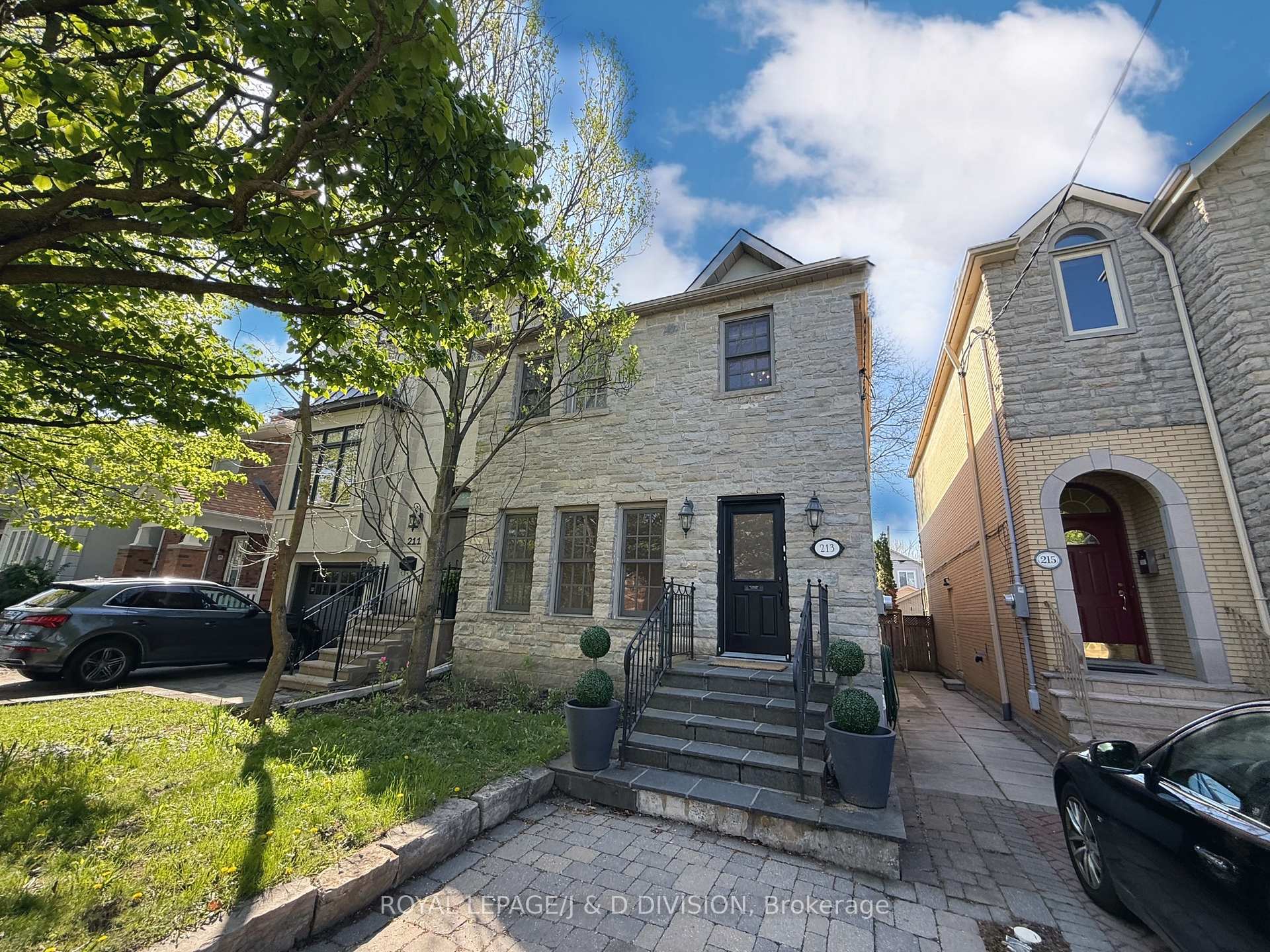 213 Cranbrooke Avenue, Toronto C04, ON M5M 1M8 — Toronto C04, Ontario