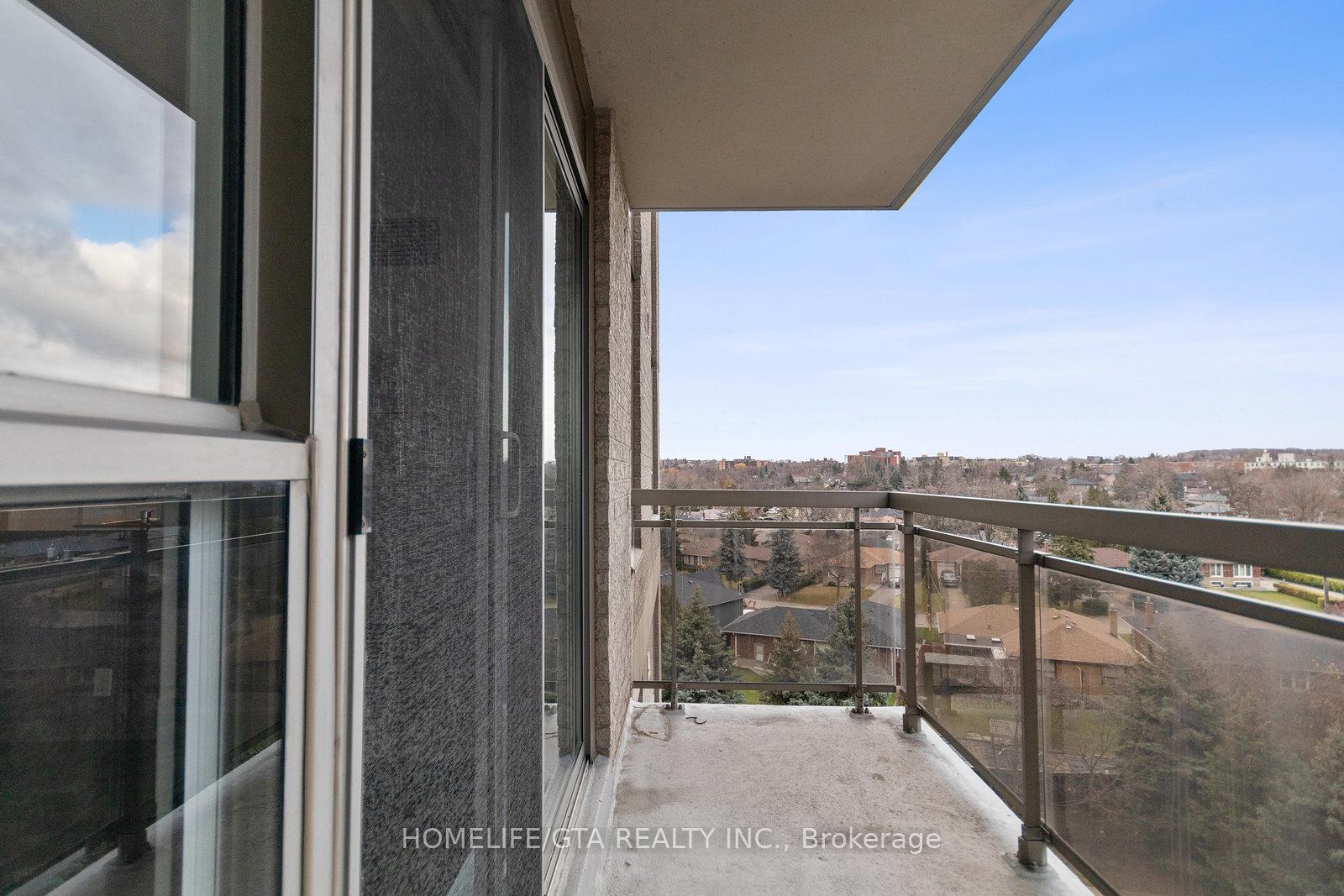 1720 Eglinton Avenue E 821, Toronto C13 — photo 3 of 3