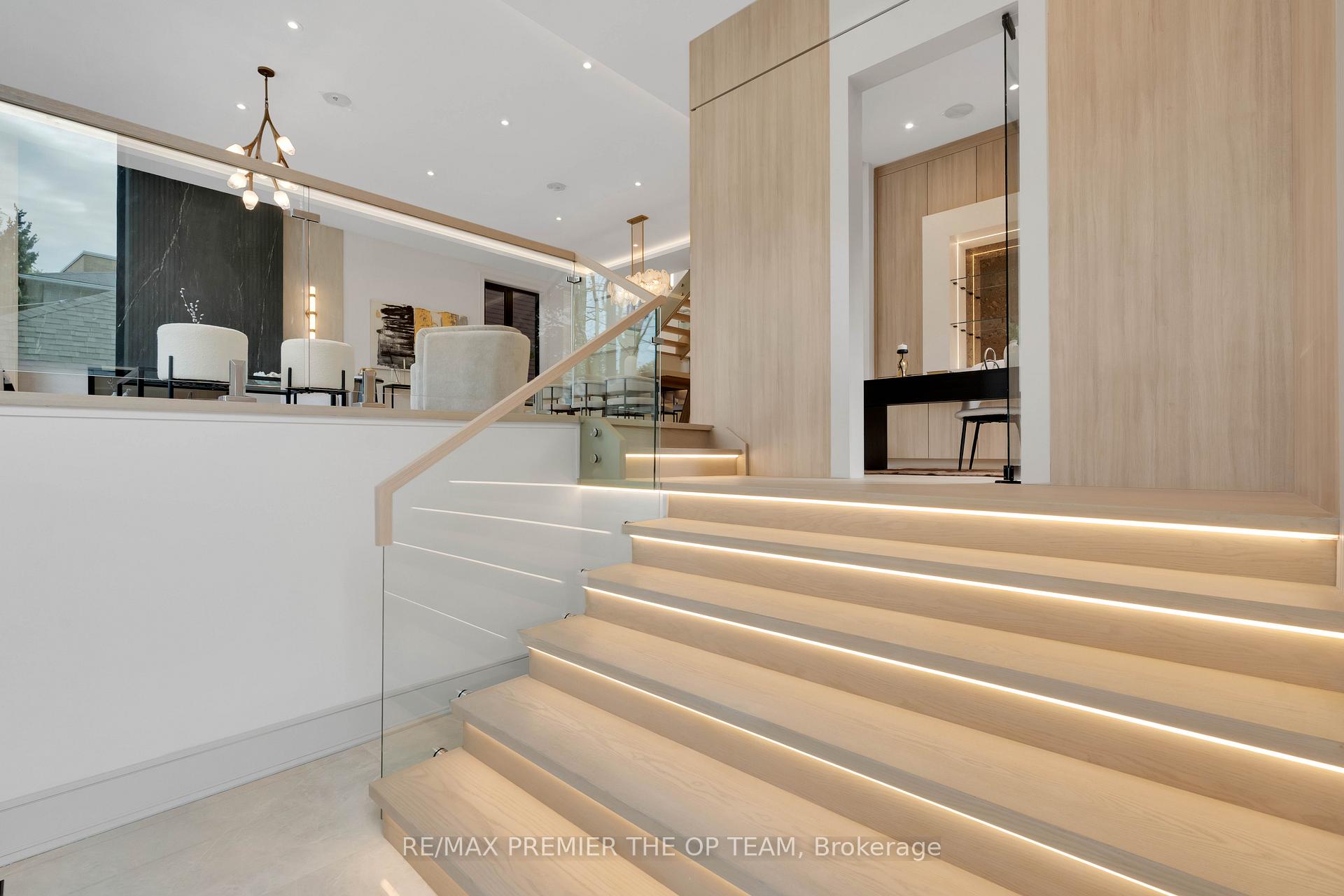 487 Coldstream Avenue, Toronto C04 — photo 4 of 5
