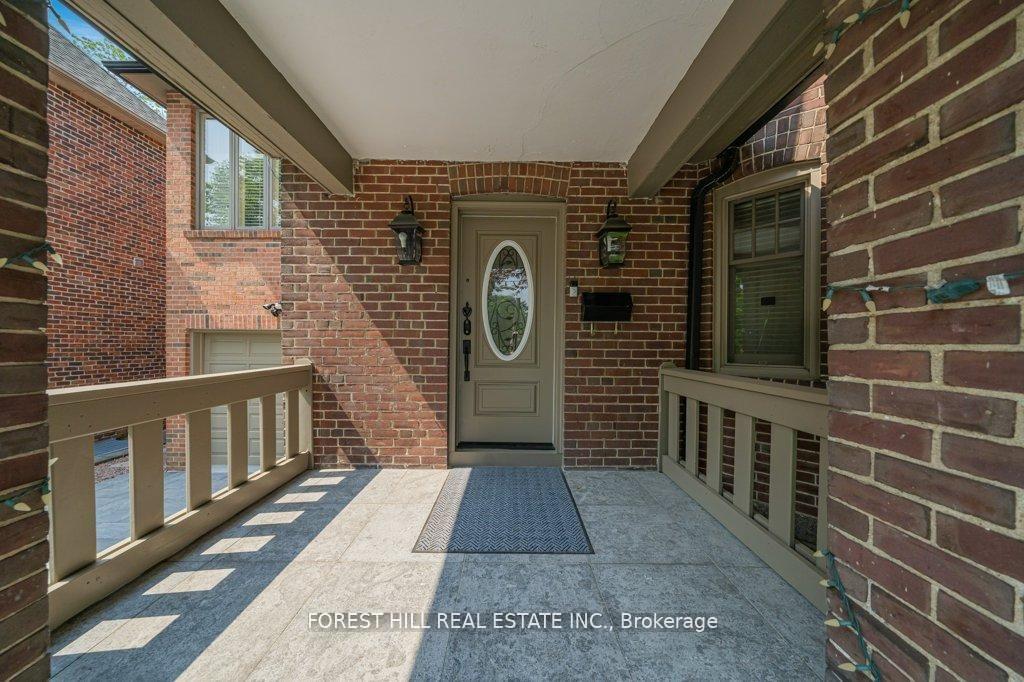 82 Brooke Avenue, Toronto C04 — photo 4 of 5