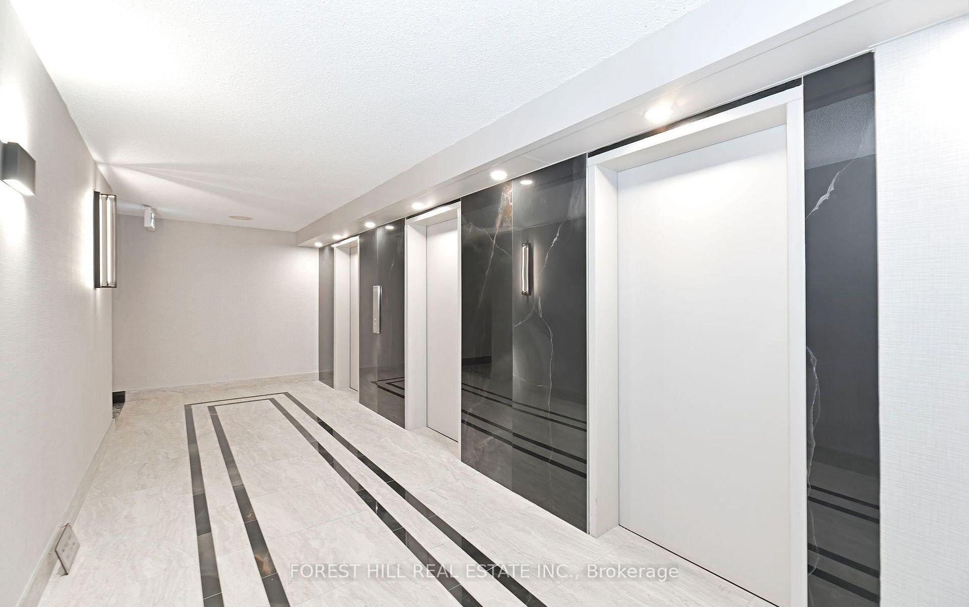 3000 BATHURST Street 1205, Toronto C04 — photo 2 of 5