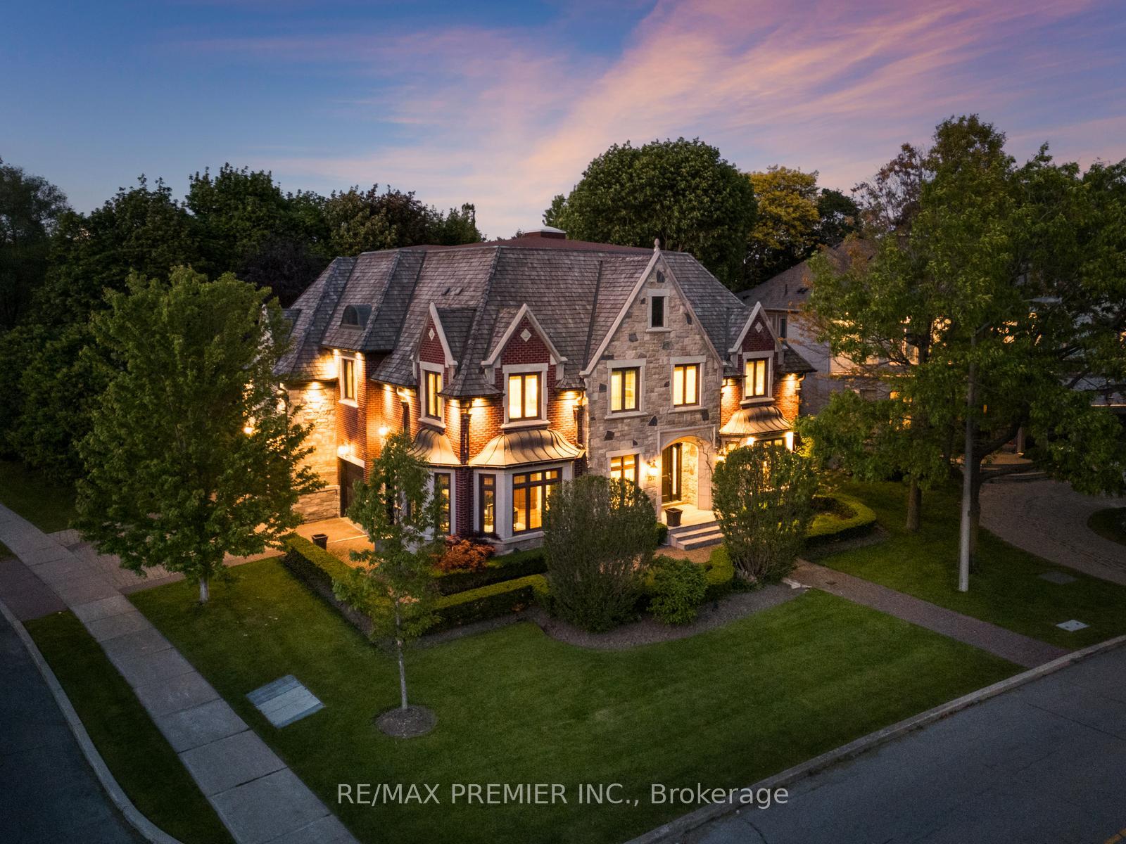 35 Normandale Crescent, Toronto C12, ON M2P 1M7 — Toronto C12, Ontario