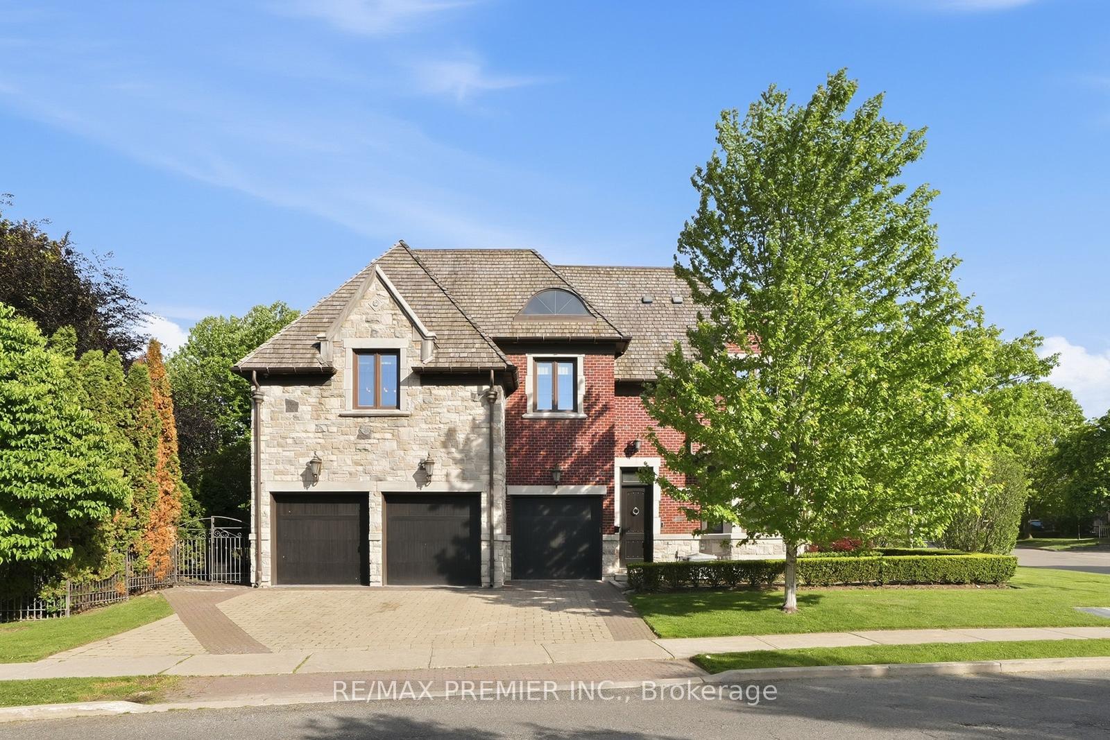 35 Normandale Crescent, Toronto C12 — photo 5 of 5