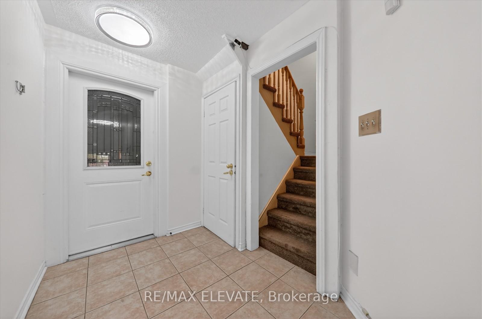 99 Sufi Crescent, Toronto C13 — photo 5 of 5