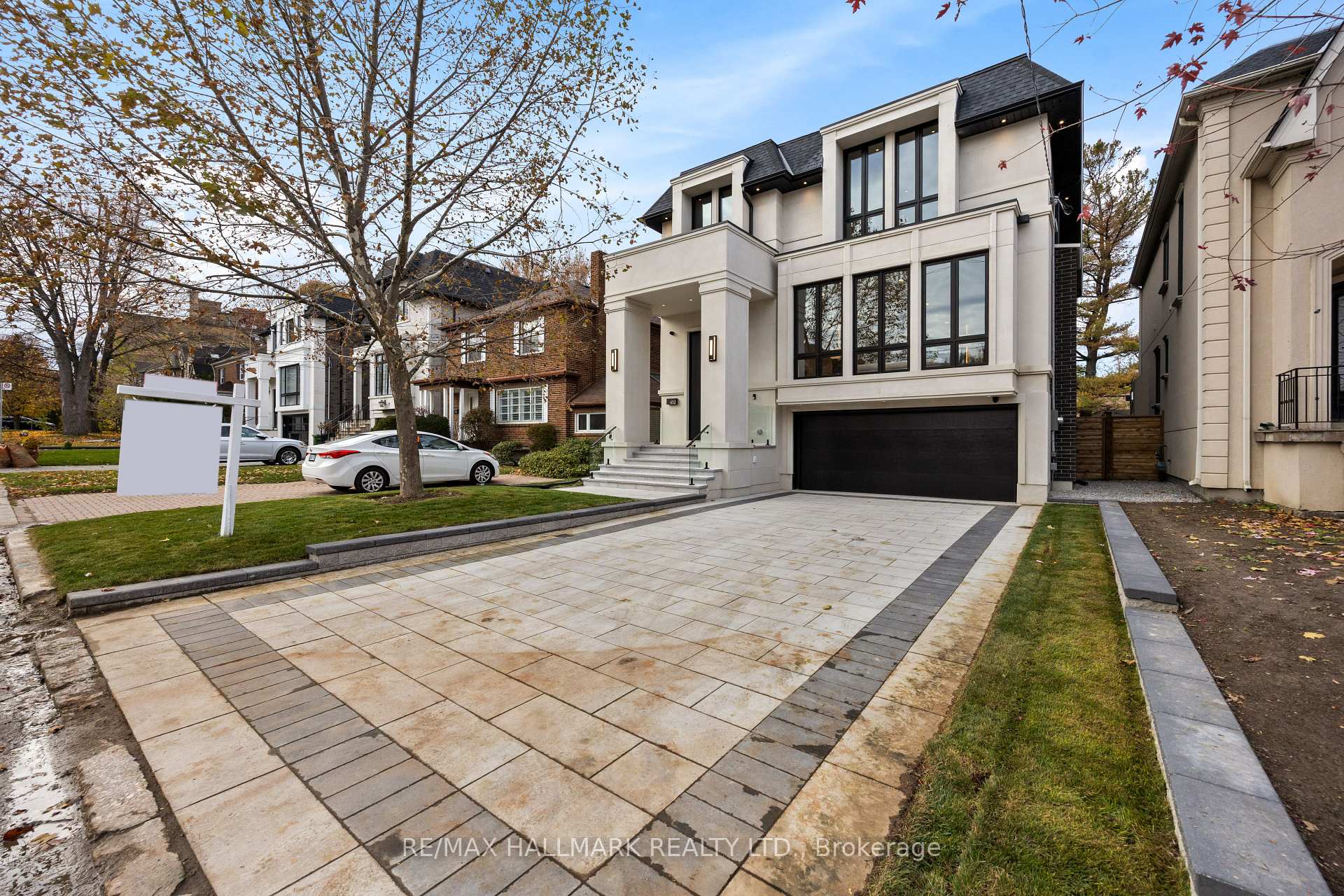 652 Bedford Park Avenue, Toronto C04 — photo 2 of 5