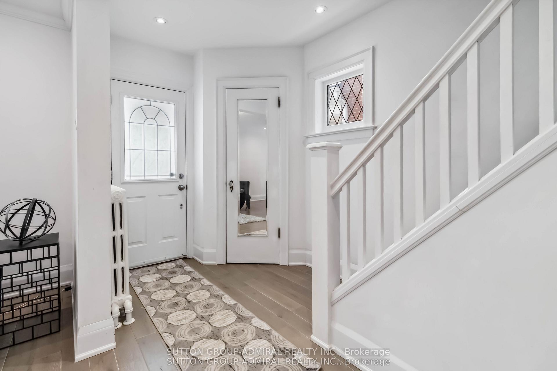 326 St Germain Avenue, Toronto C04 — photo 4 of 5