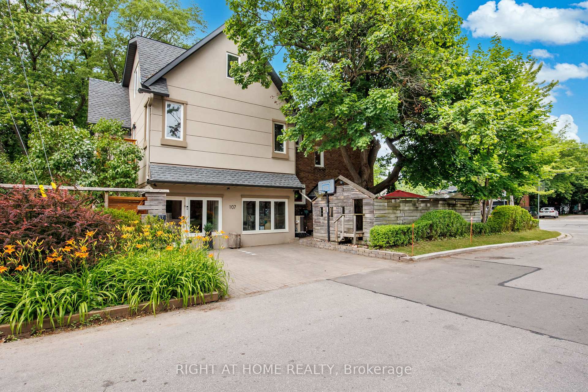 107 Otter Crescent, Toronto C04 — photo 3 of 5
