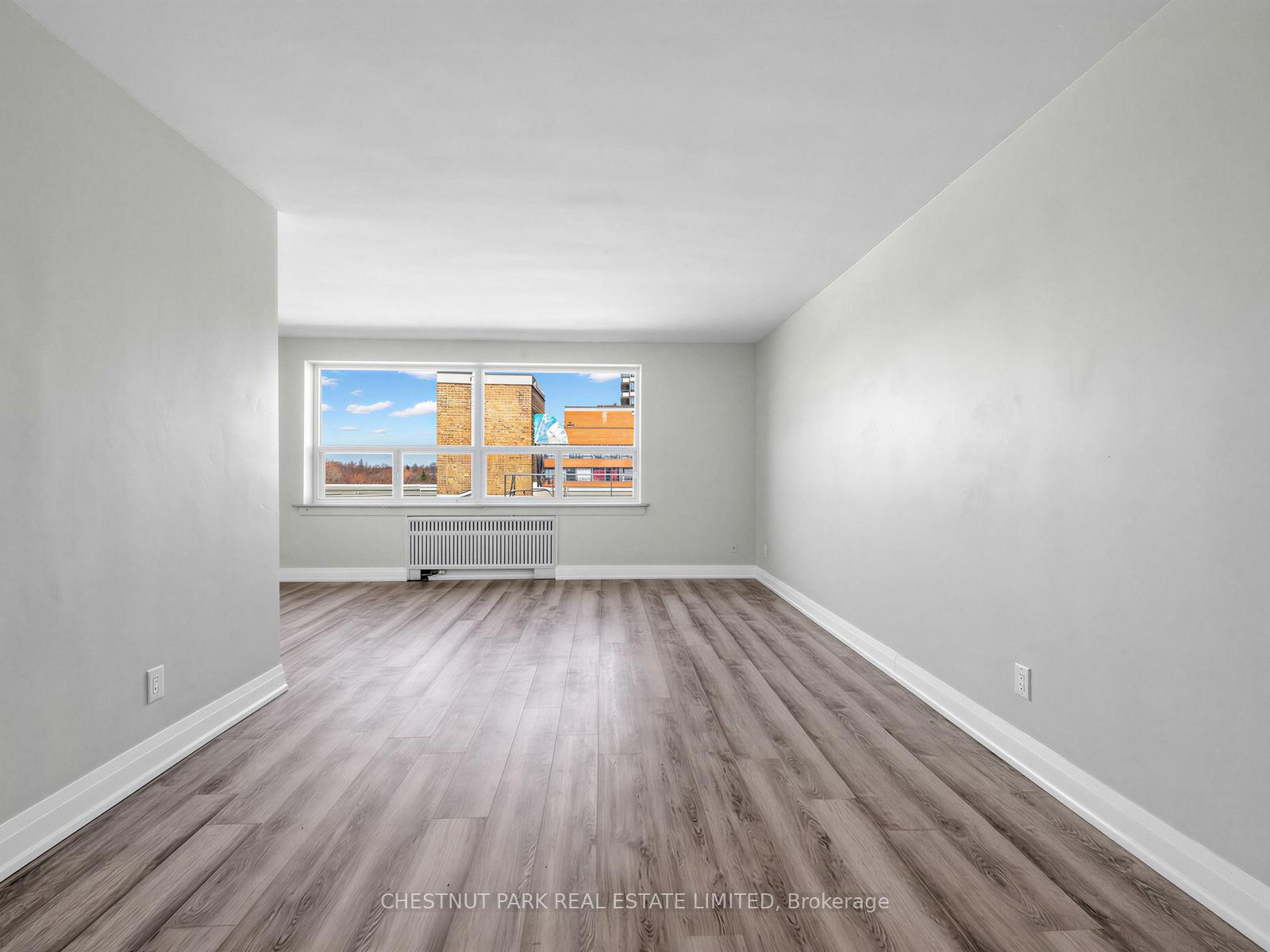 2 Ridelle Avenue 404, Toronto C04 — photo 3 of 5