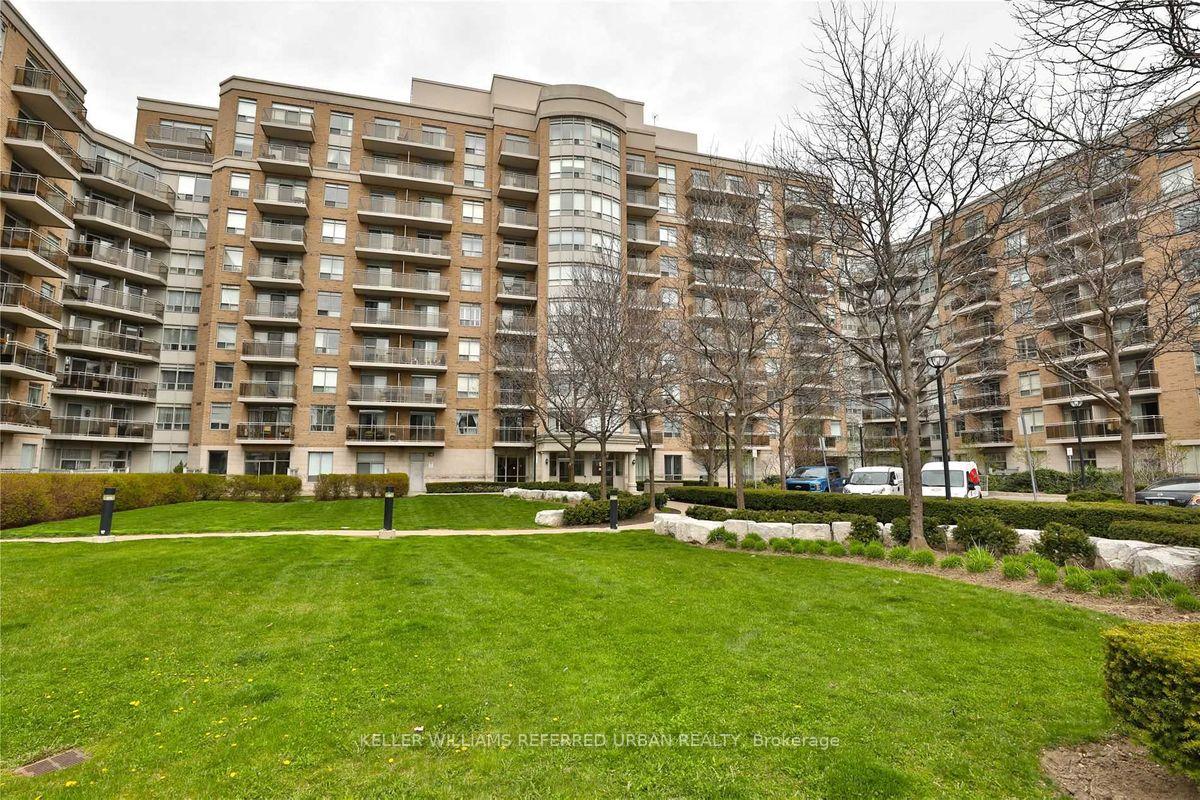 650 Lawrence Avenue W 813, Toronto C04, ON M6A 3E8 — Toronto C04, Ontario