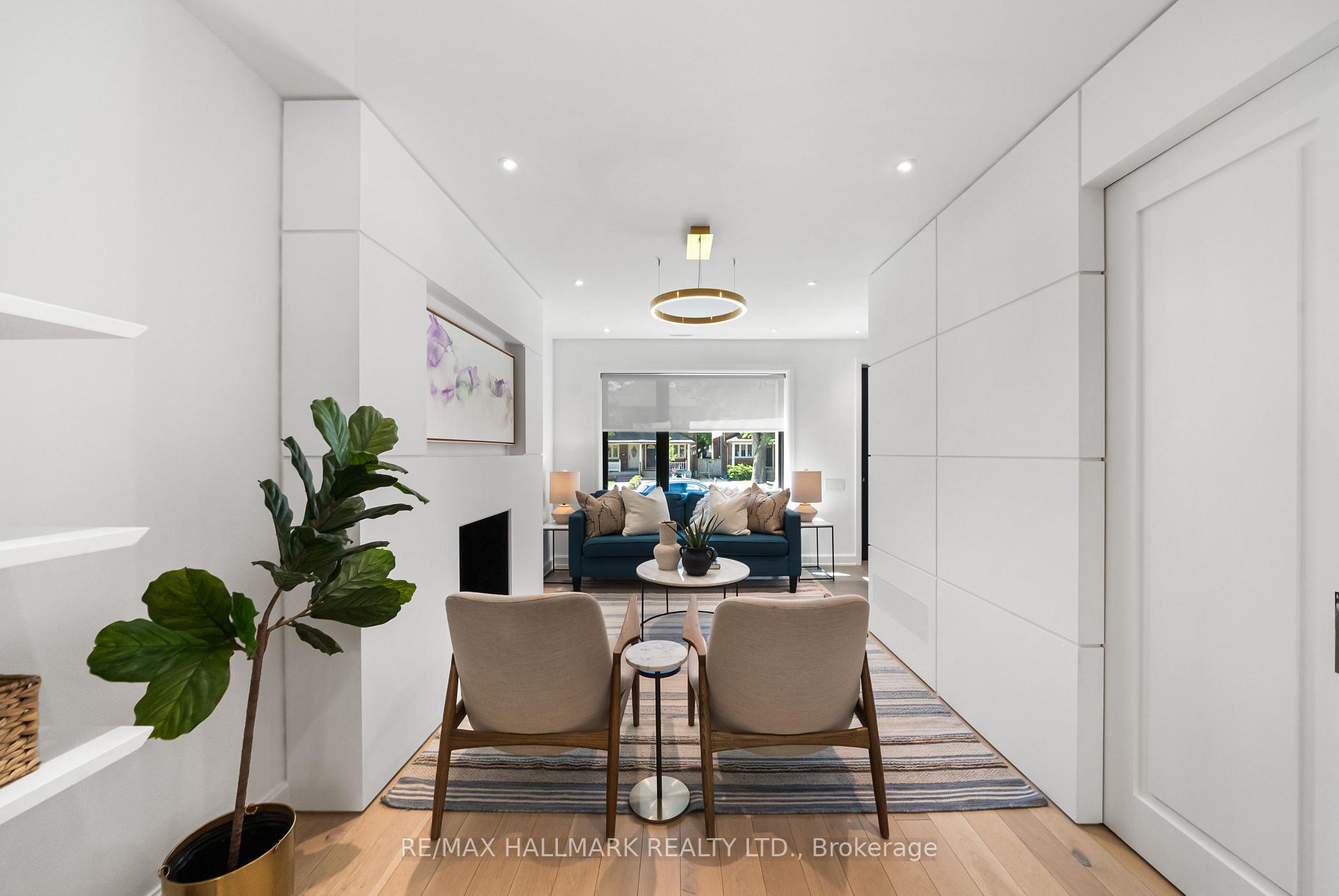 218 Woburn Avenue, Toronto C04 — photo 4 of 5