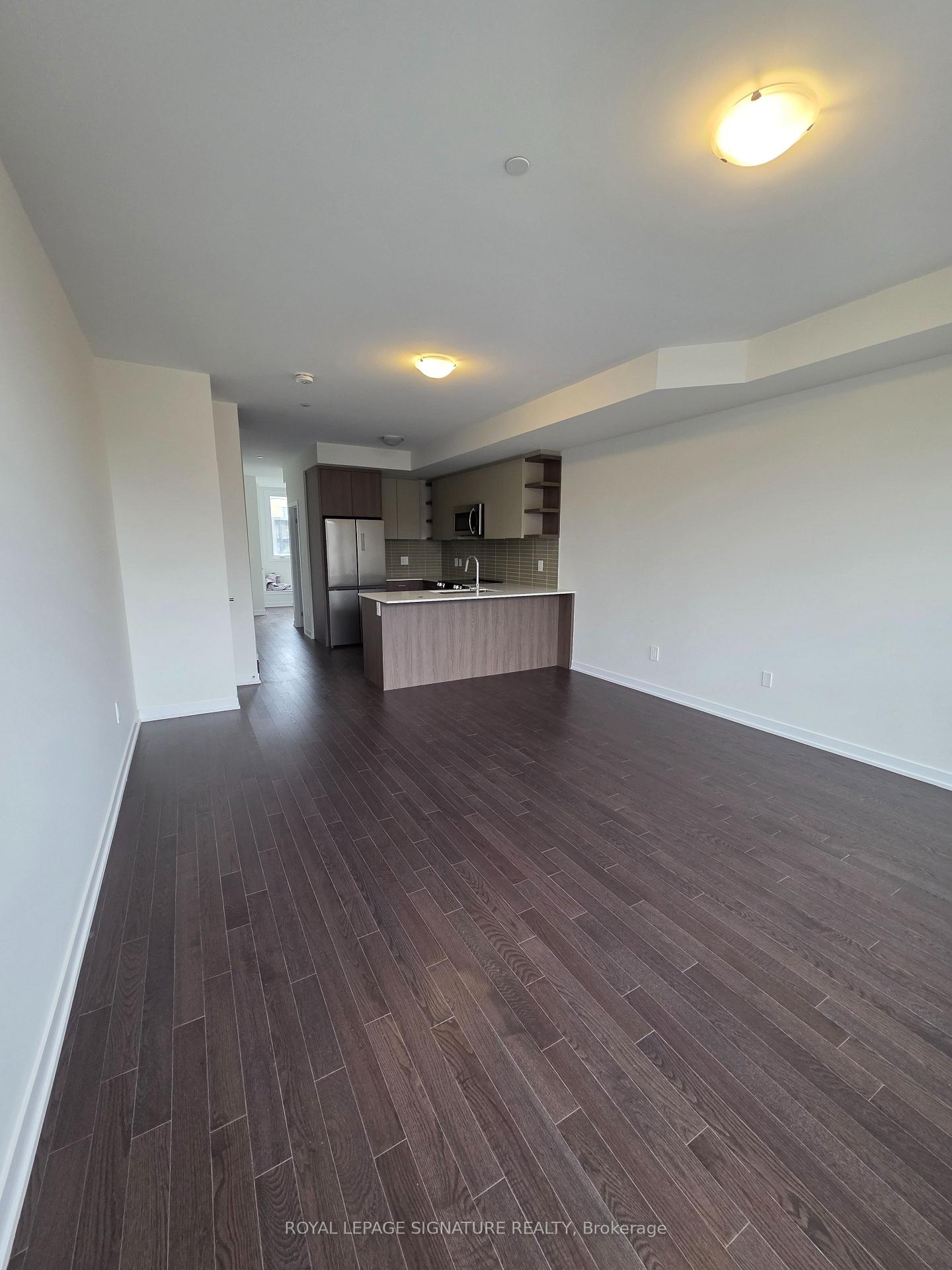 28 Green Gardens Boulevard, Toronto C04 — photo 4 of 5