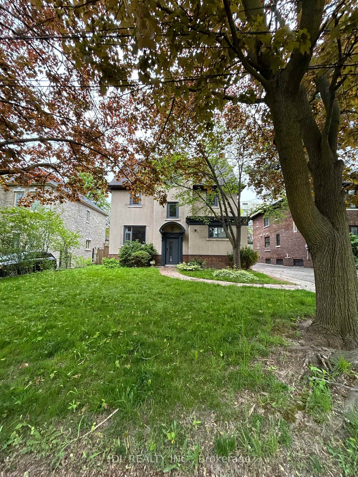 19 Glengrove Ave E Avenue Bsmt, Toronto C04 — photo 2 of 5