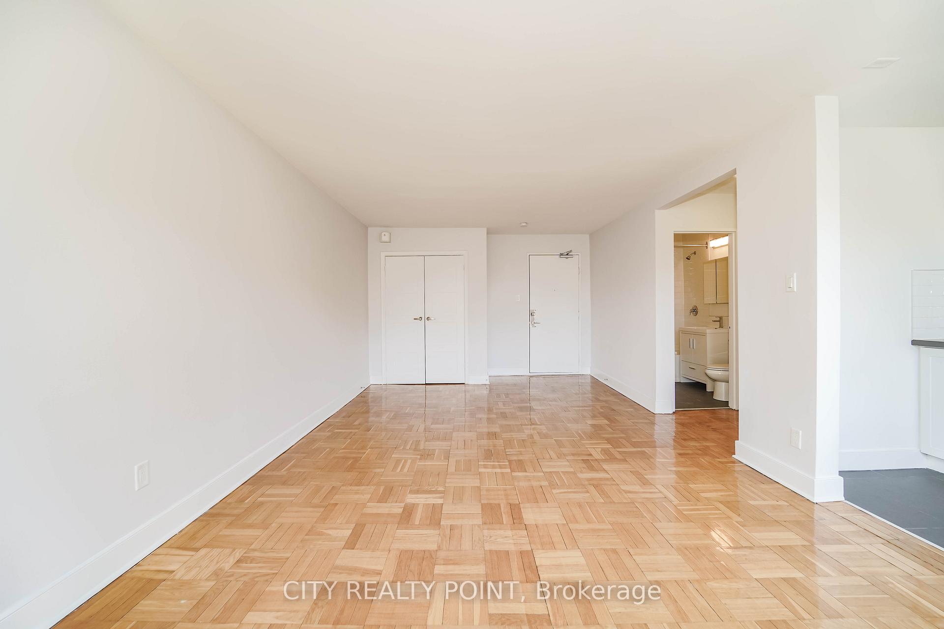 1545 Bathurst Street 202, Toronto C03 — photo 5 of 5