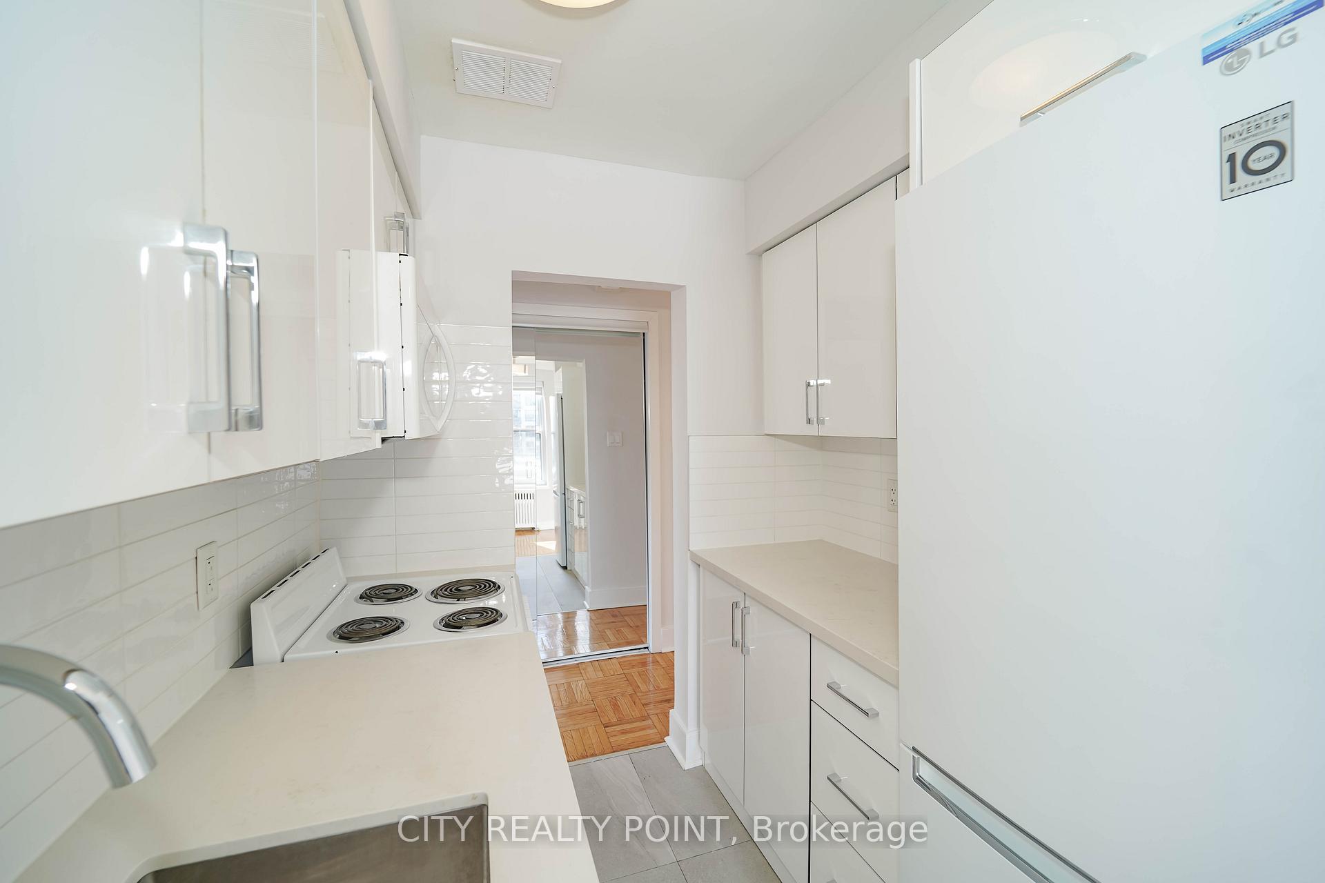 1545 Bathurst Street 405, Toronto C03 — photo 4 of 5