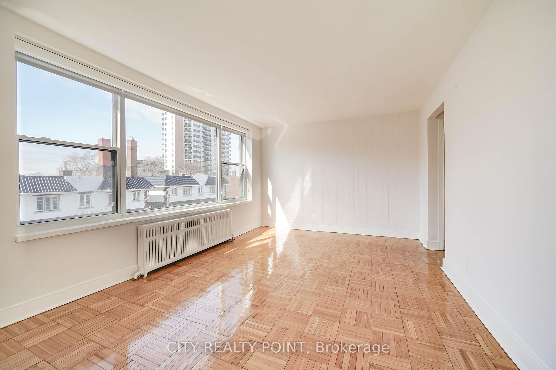 1545 Bathurst Street 405, Toronto C03 — photo 5 of 5