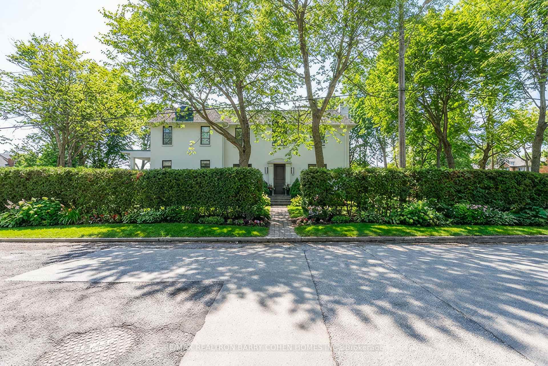 74 Esgore Drive, Toronto C04, ON M5M 3R7 — Toronto C04, Ontario