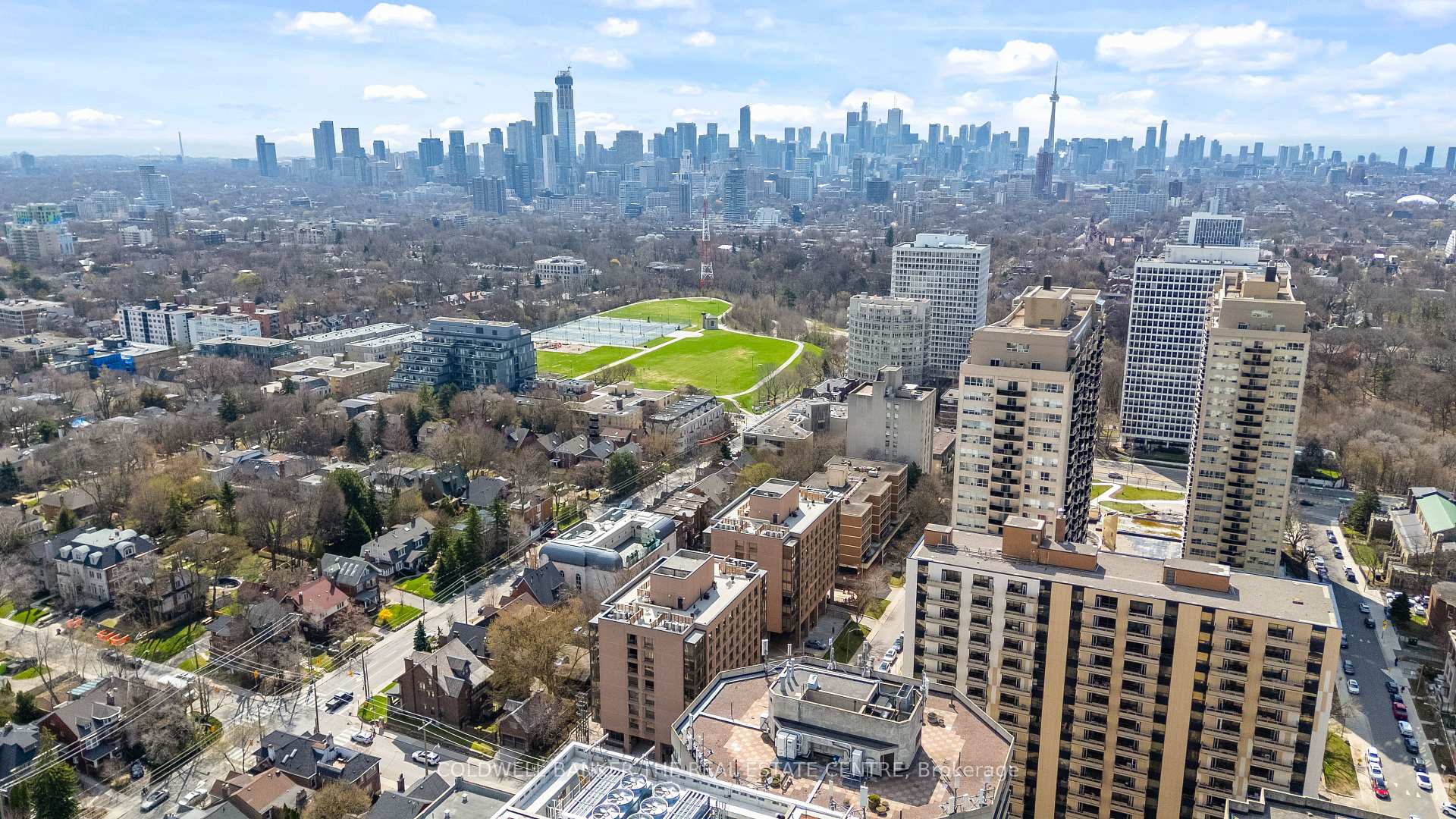 447 Walmer Road 206, Toronto C03 — photo 3 of 5