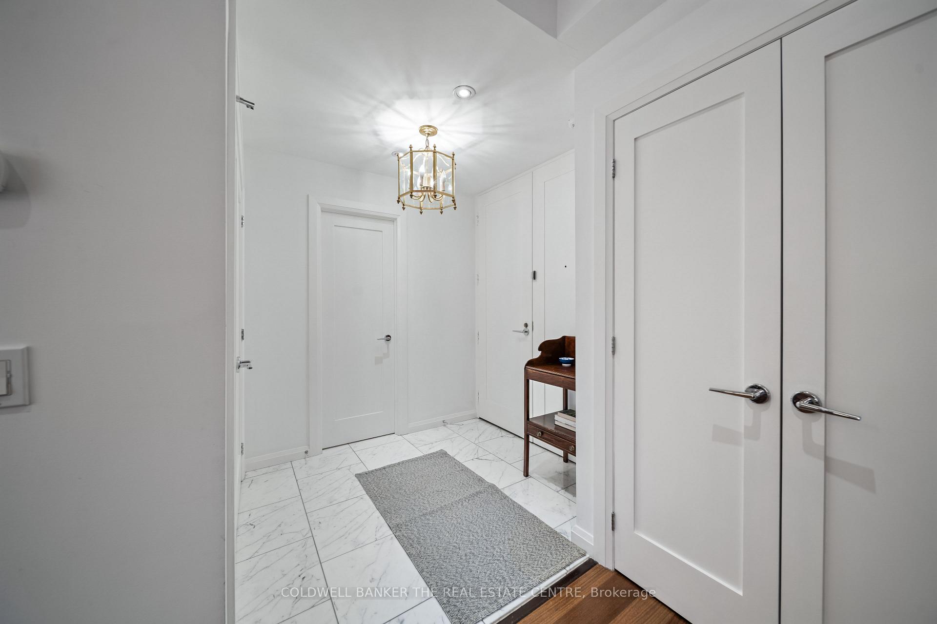 447 Walmer Road 206, Toronto C03 — photo 4 of 5