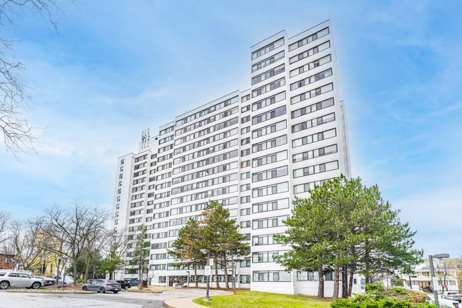 3000 Bathurst Street 706, Toronto C04, ON M6B 3B4 — Toronto C04, Ontario